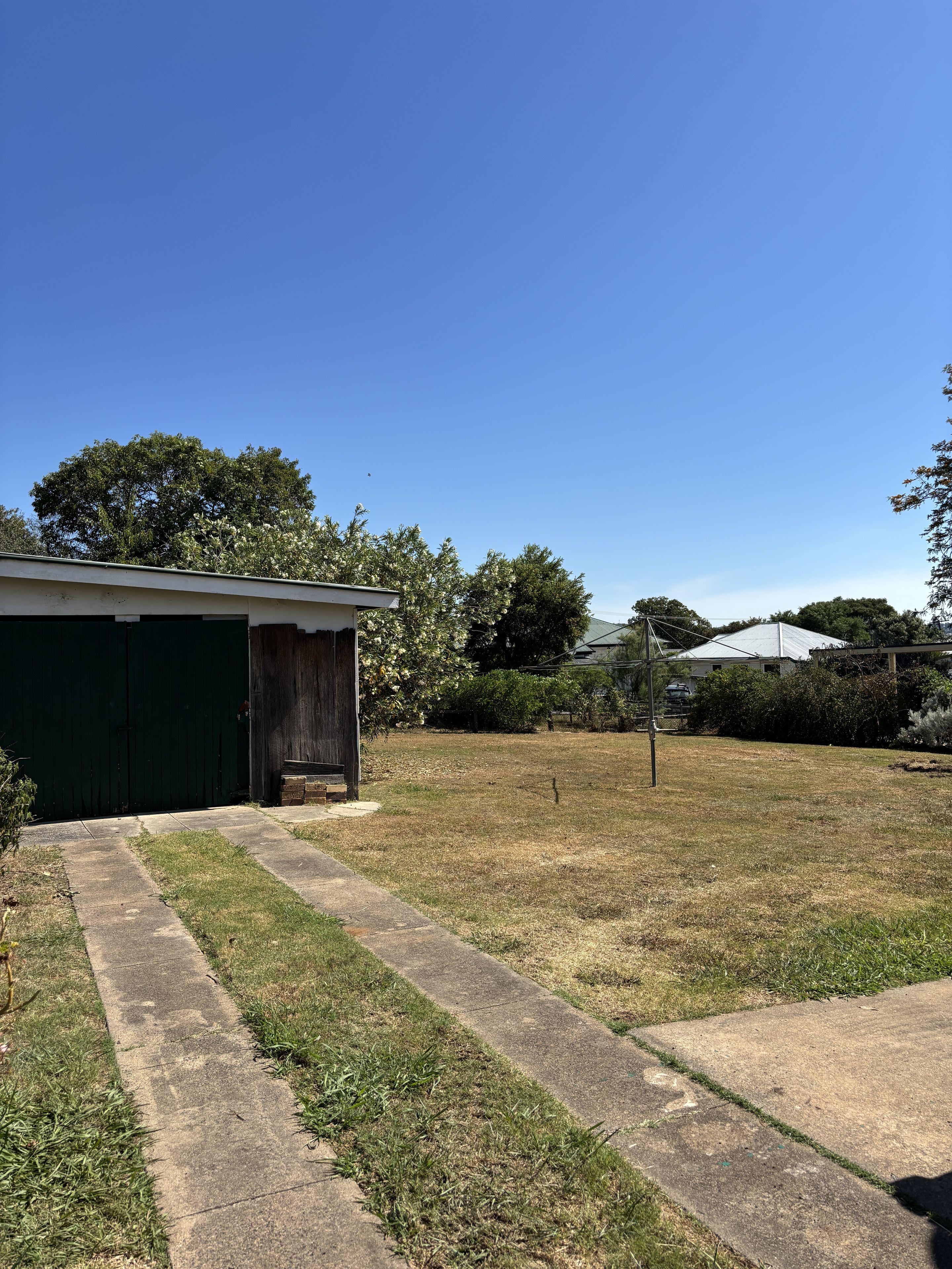 Beautiful 3 Bedroom Home in Great Location