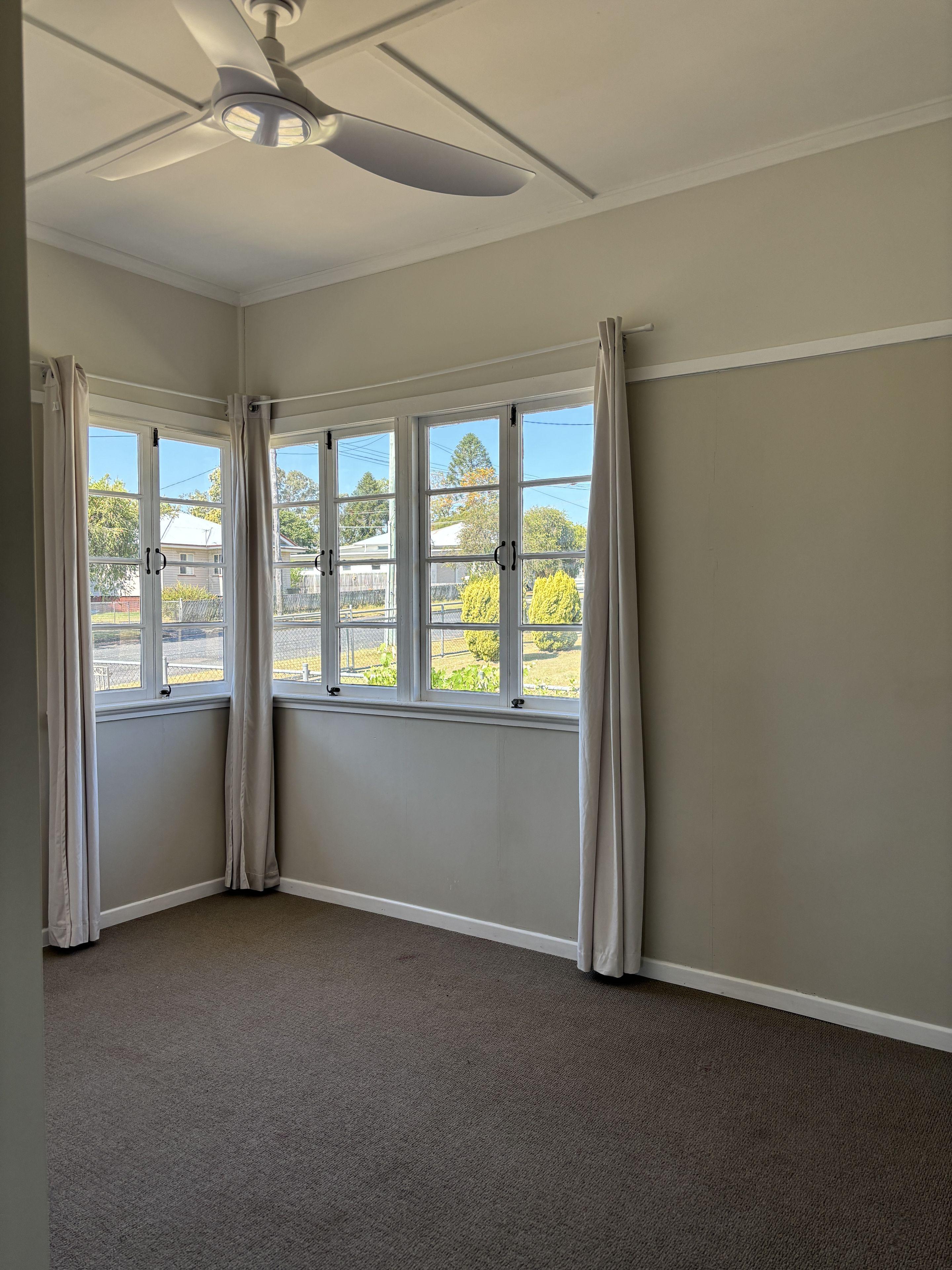 Beautiful 3 Bedroom Home in Great Location