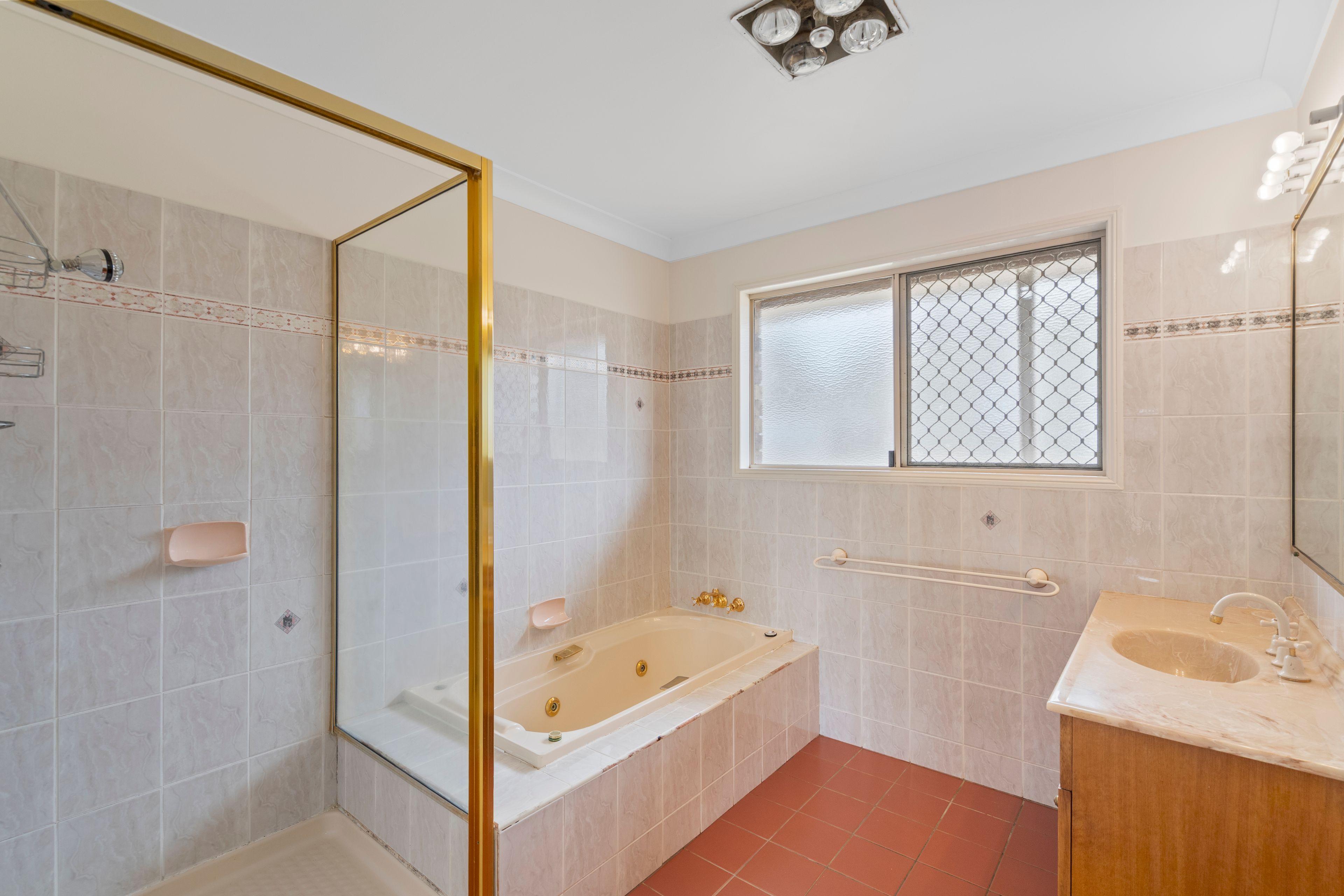 Glamorgan Vale Lifestyle Property - 80 Acres with Panoramic Views!