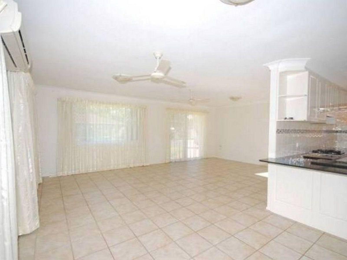 Prop-GPT: House: QLD Burleigh Waters, QLD 4220 11 Joy Avenue, Burleigh Waters, QLD 4220 - House for Rent - harcourts.net