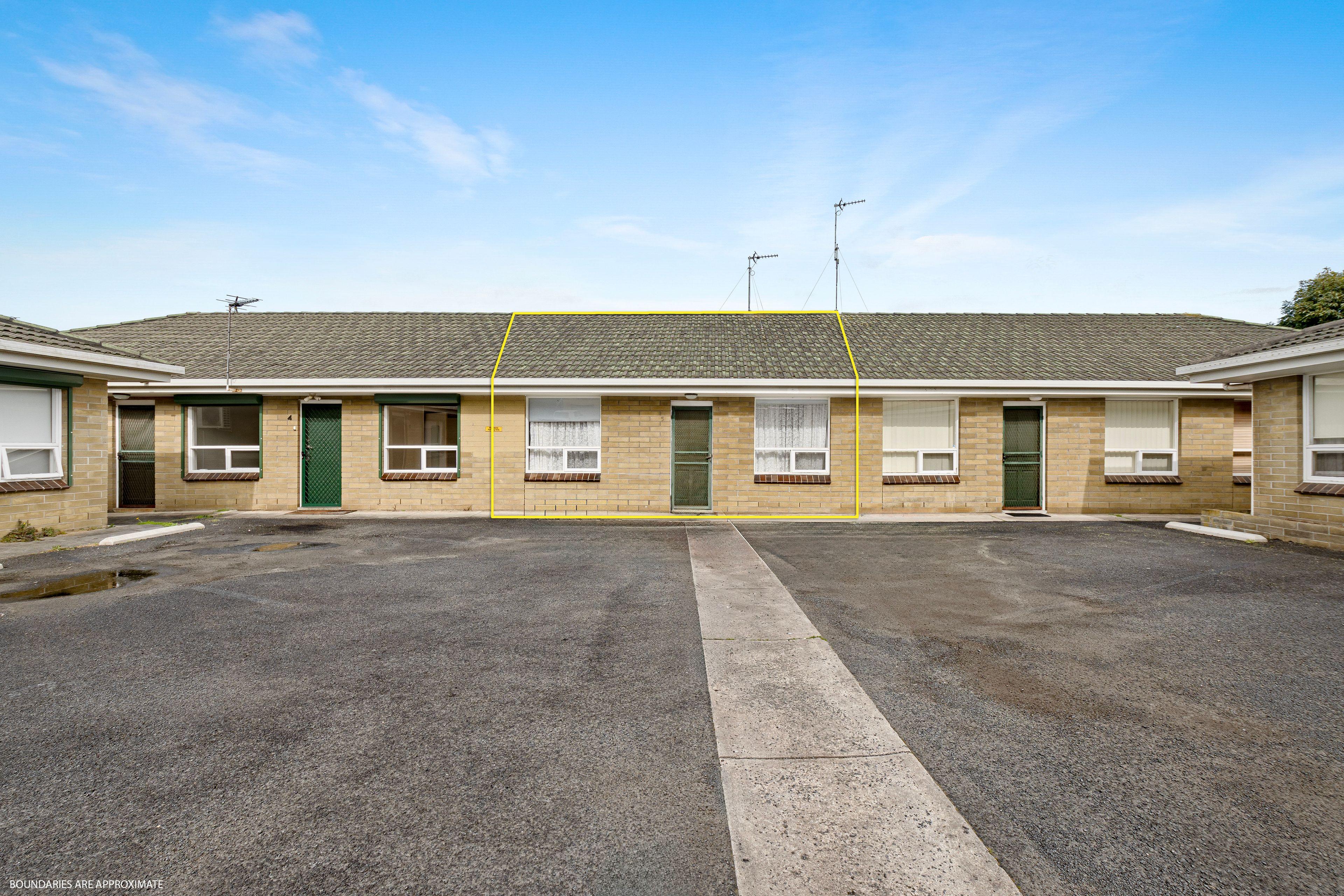 Prop-GPT: House: SA Mount Gambier, SA 5290 Small cosy unit available for rent