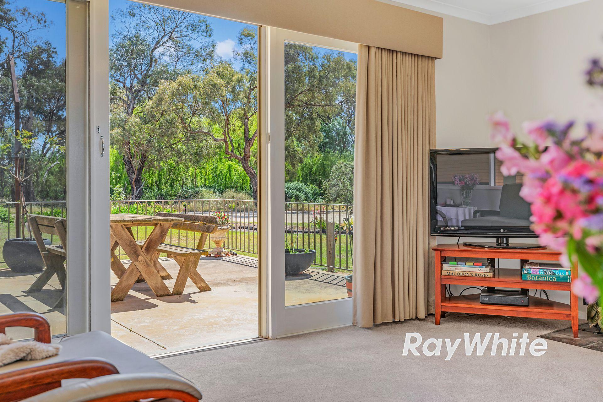 Peaceful Living Near the Murray River