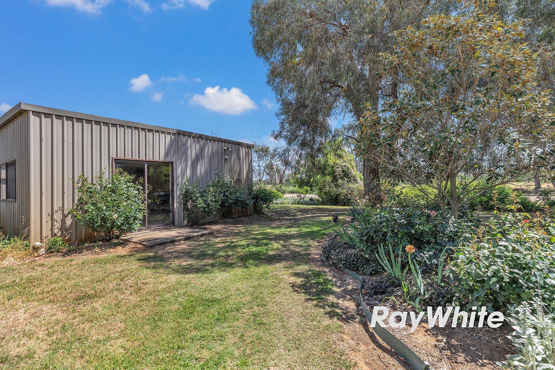 Peaceful Living Near the Murray River