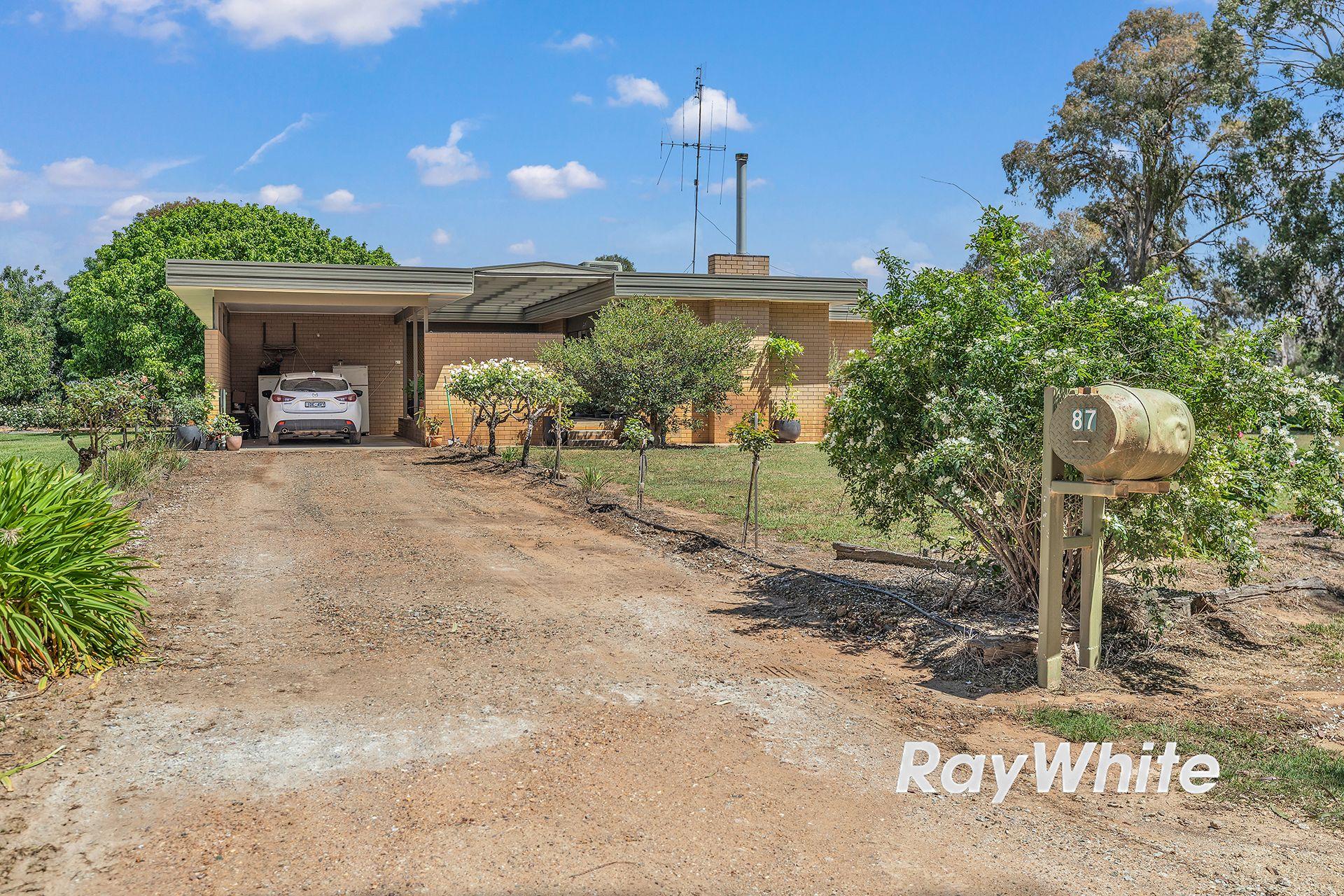 Peaceful Living Near the Murray River