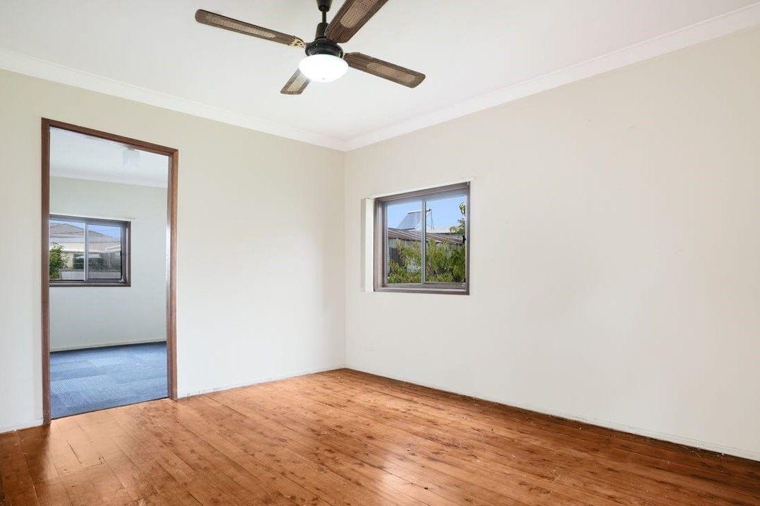 INSPECTION CANCELLED, DEPOSIT RECEIVED - Low-Maintenance Living in the Heart of Lake Illawarra