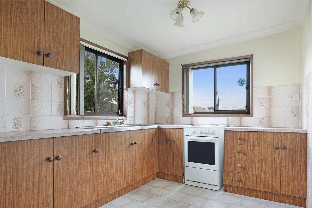 INSPECTION CANCELLED, DEPOSIT RECEIVED - Low-Maintenance Living in the Heart of Lake Illawarra
