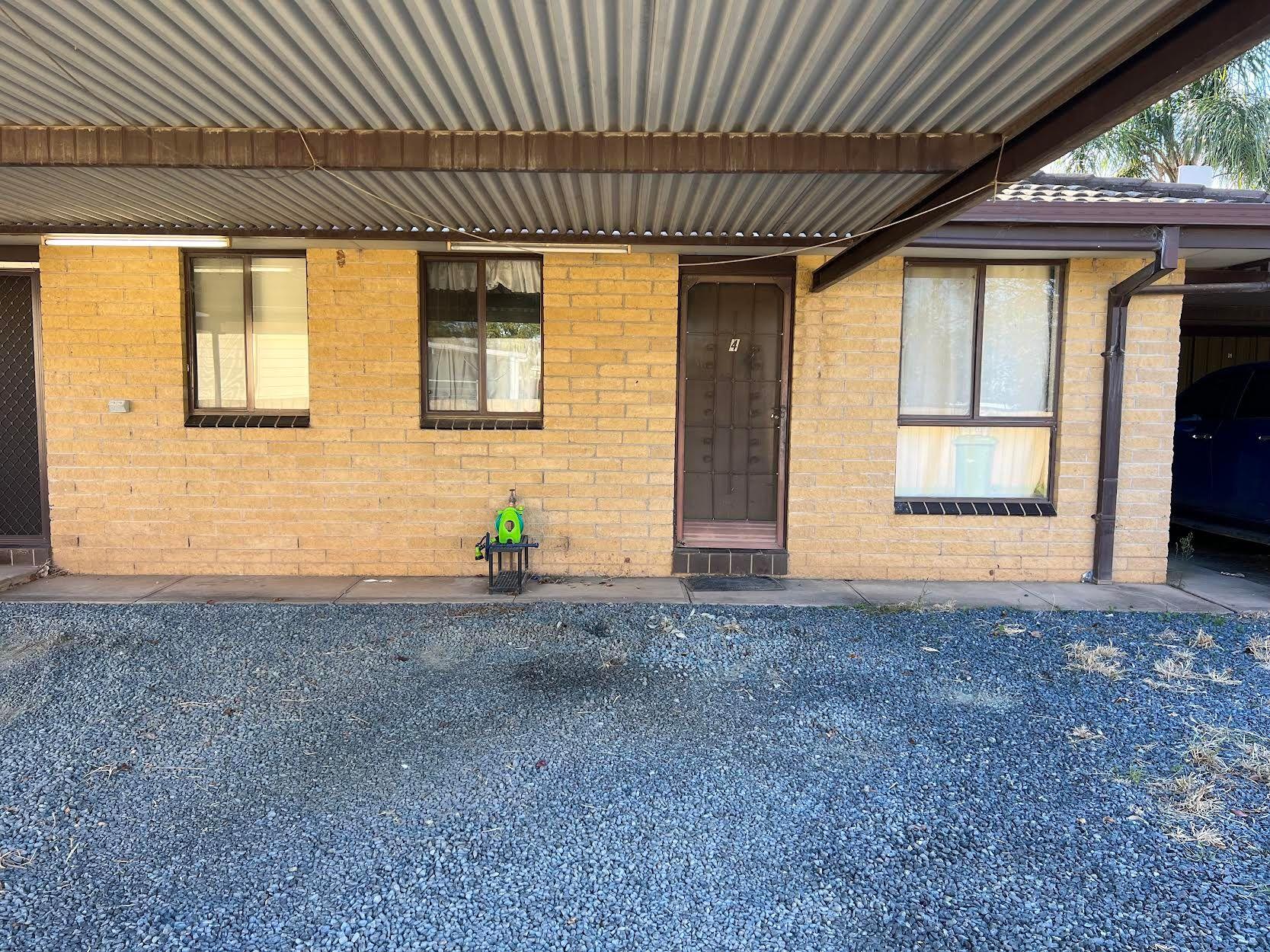 Ray White West Wyalong - 1 Bedroom 1 Bathroom brick unit