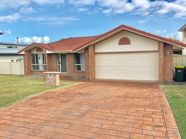 Prop-GPT: House: NSW Wallabi Point, NSW 2430 Beauty by the Beach