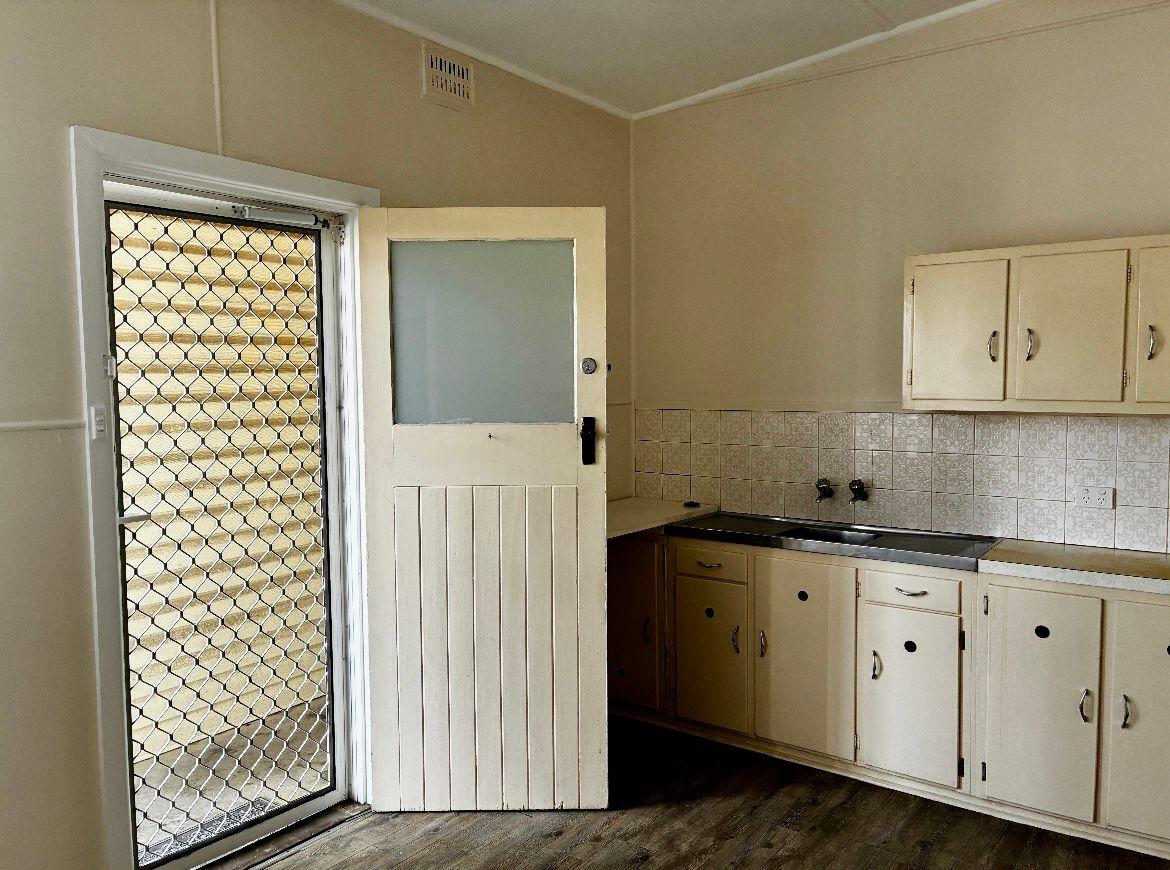 2 bedroom flat in a Great Location!