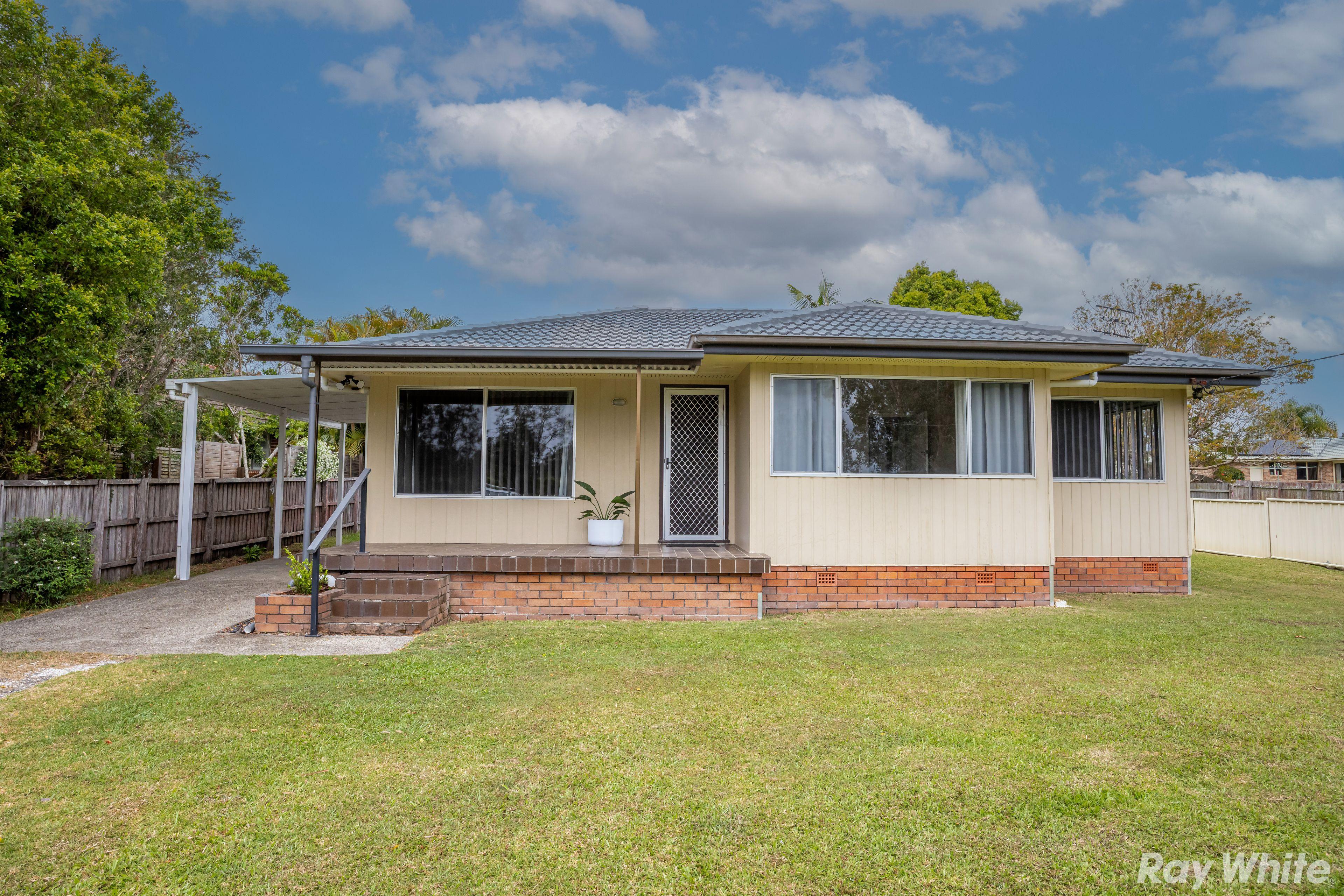 Prop-GPT: Other: NSW Forster, NSW 2428 3 BEDROOM HOME WITH SPACIOUS YARD!!