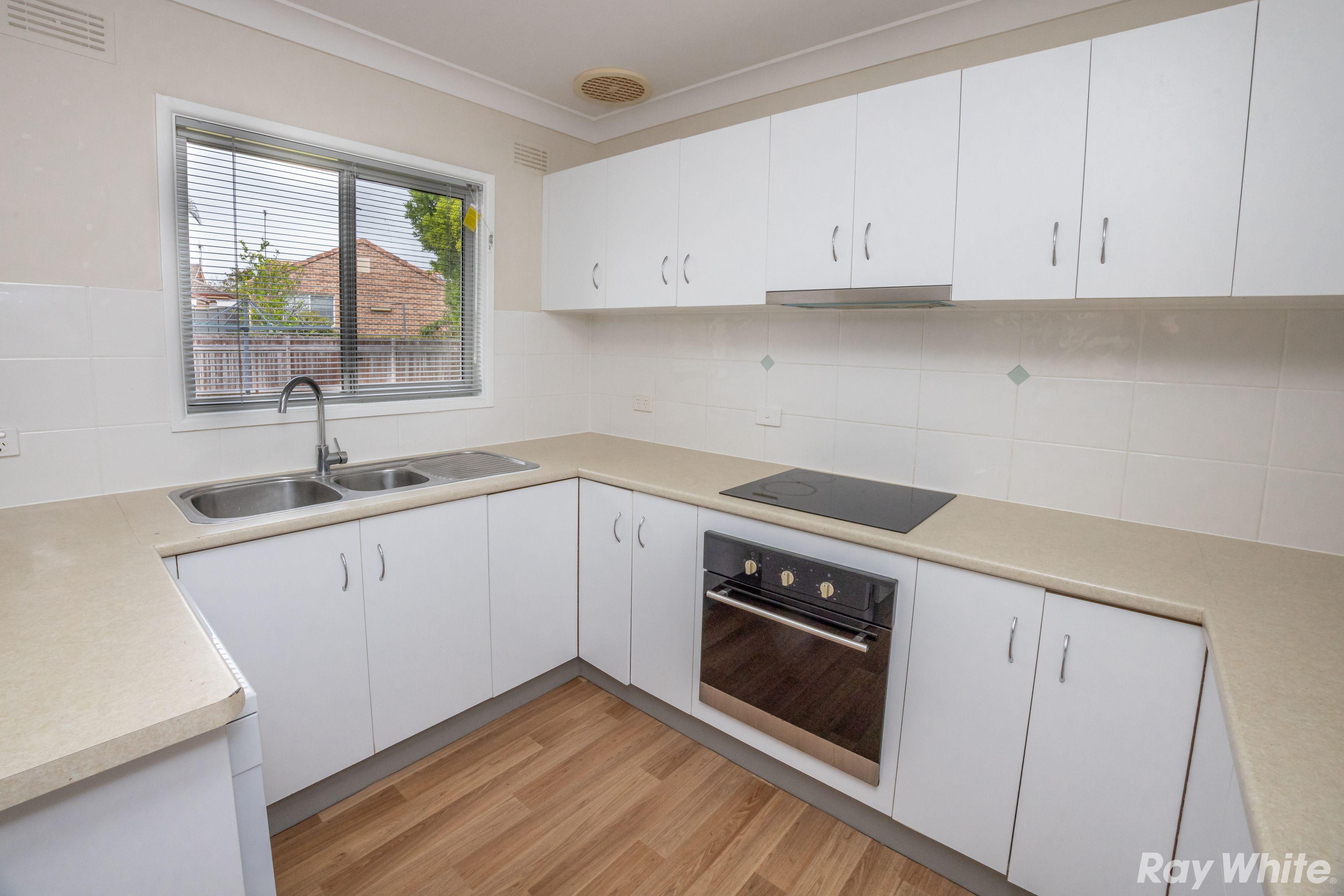 3 BEDROOM HOME WITH SPACIOUS YARD!!