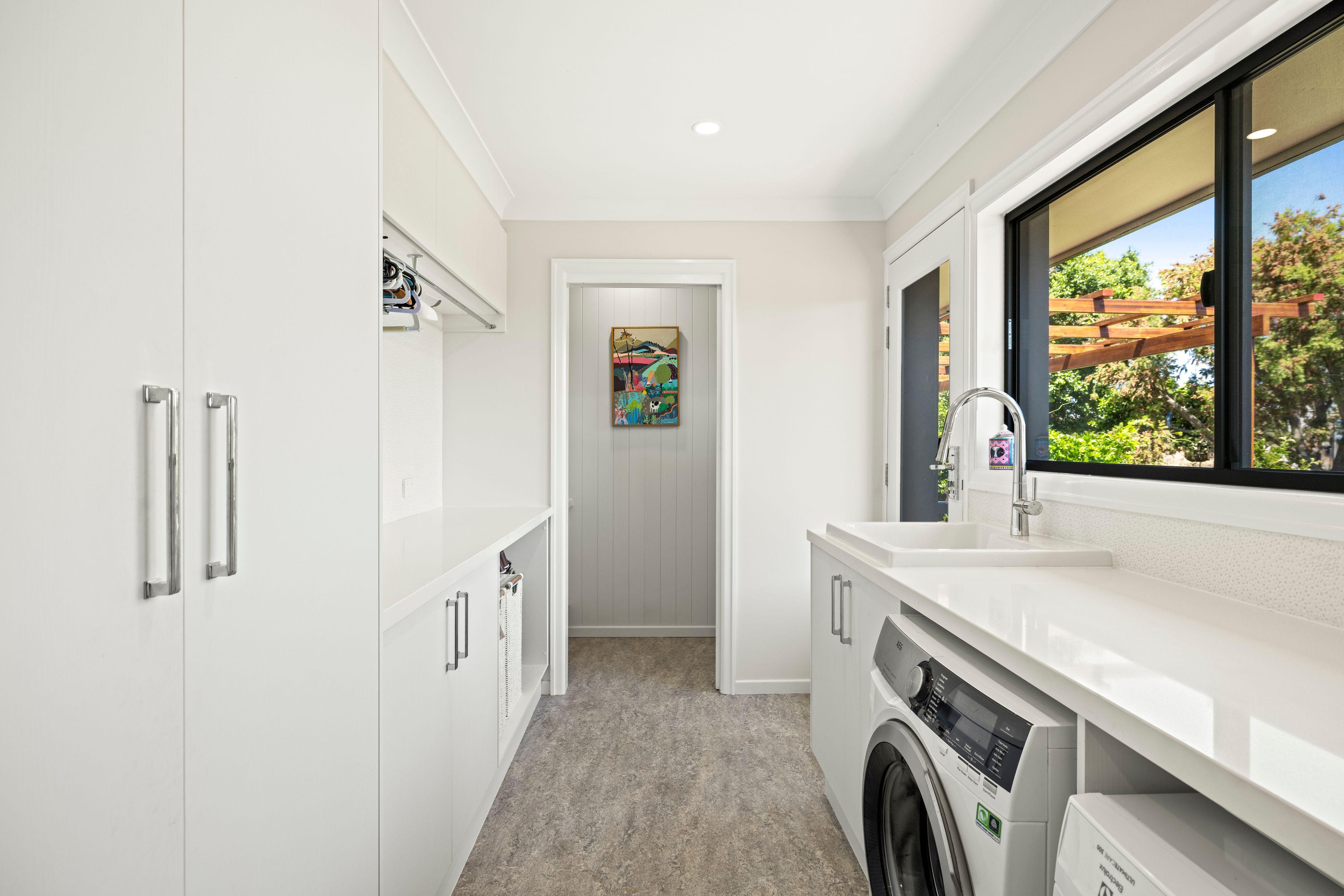 Toowoomba Prestige Meets Country Privacy - 