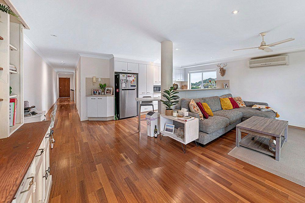 Modern Coastal Living - Spacious 2-Bedroom Apartment with Ocean Views