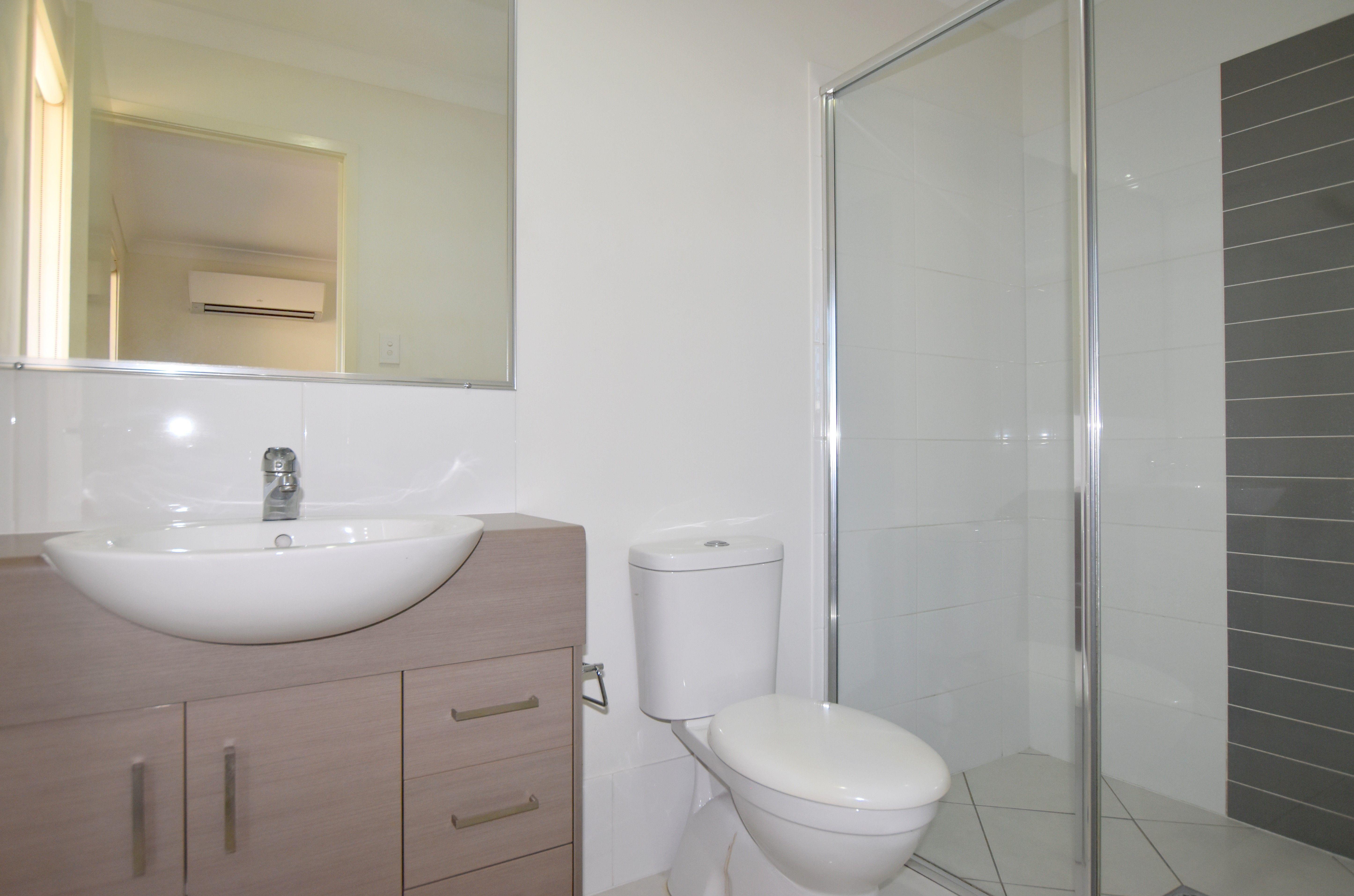 SPACIOUS MODERN FAMILY HOME