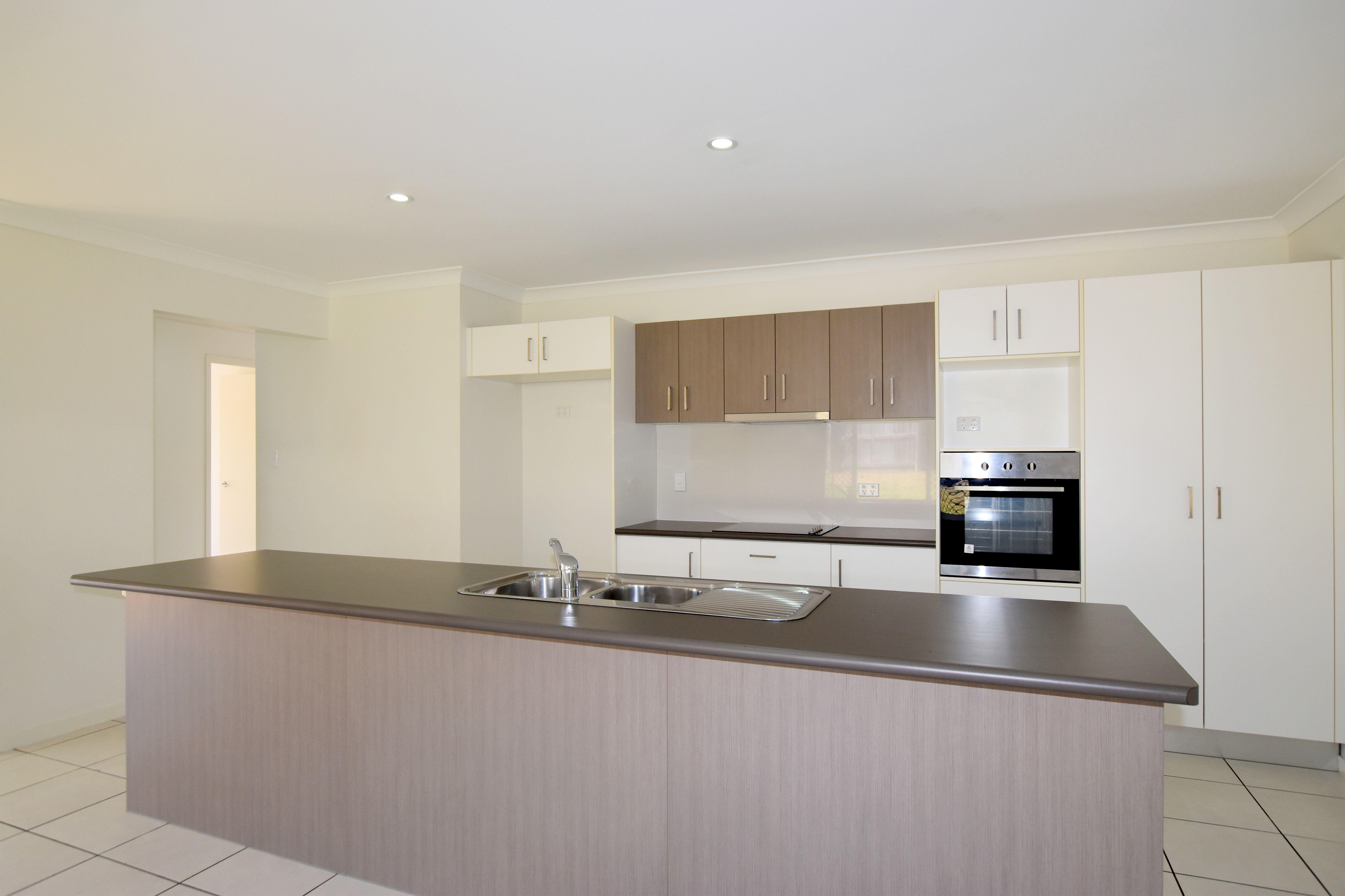 SPACIOUS MODERN FAMILY HOME