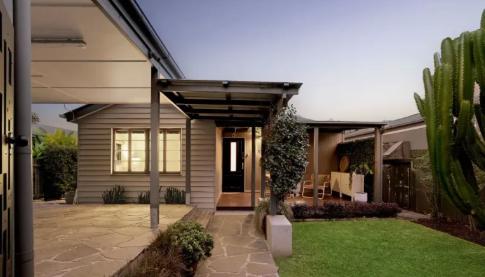 Prop-GPT: House: QLD Camp Hill, QLD 4152 91 Kennington Road, CAMP HILL, QLD 4152 - House for Rent - harcourts.net