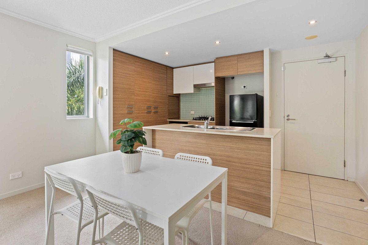 Prop-GPT: Property: QLD Southport, QLD 4215 29 Casuarina/154 Musgrave Avenue, Southport, QLD 4215 - Unit for Rent - harcourts.net