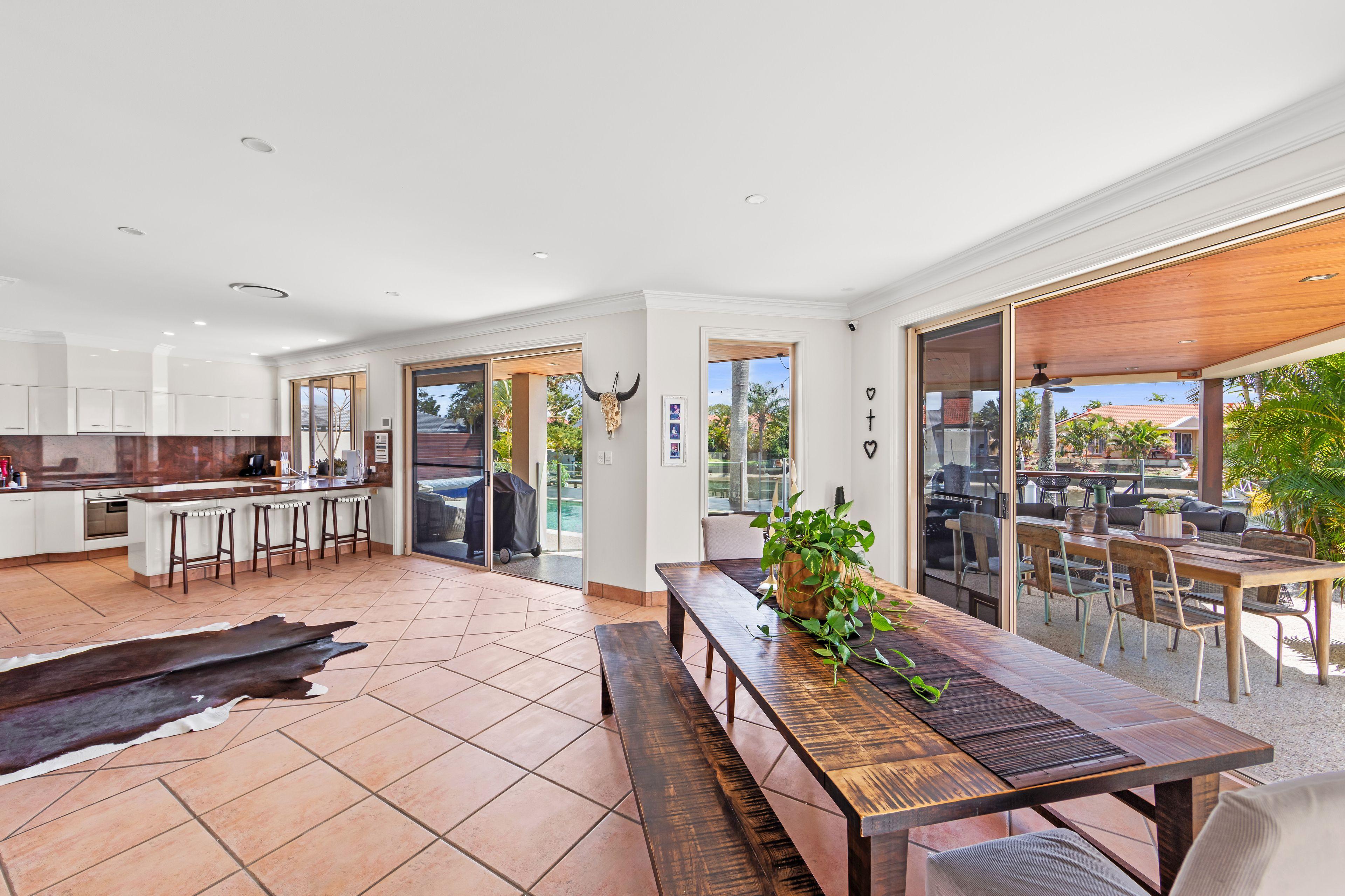 Luxury Canal Front Family Home