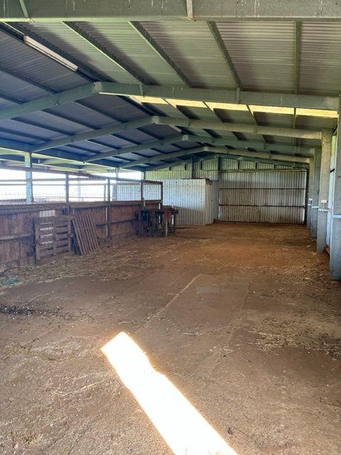 Spacious 3-Bedroom Family Home with Equine Facilities!