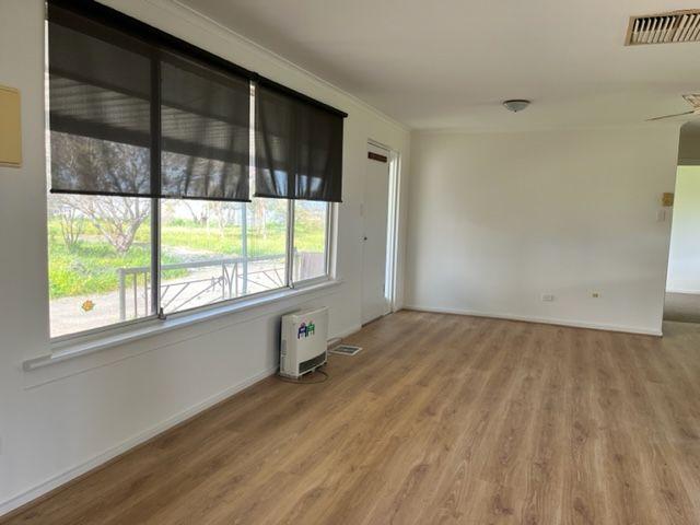 Spacious 3-Bedroom Family Home with Equine Facilities!