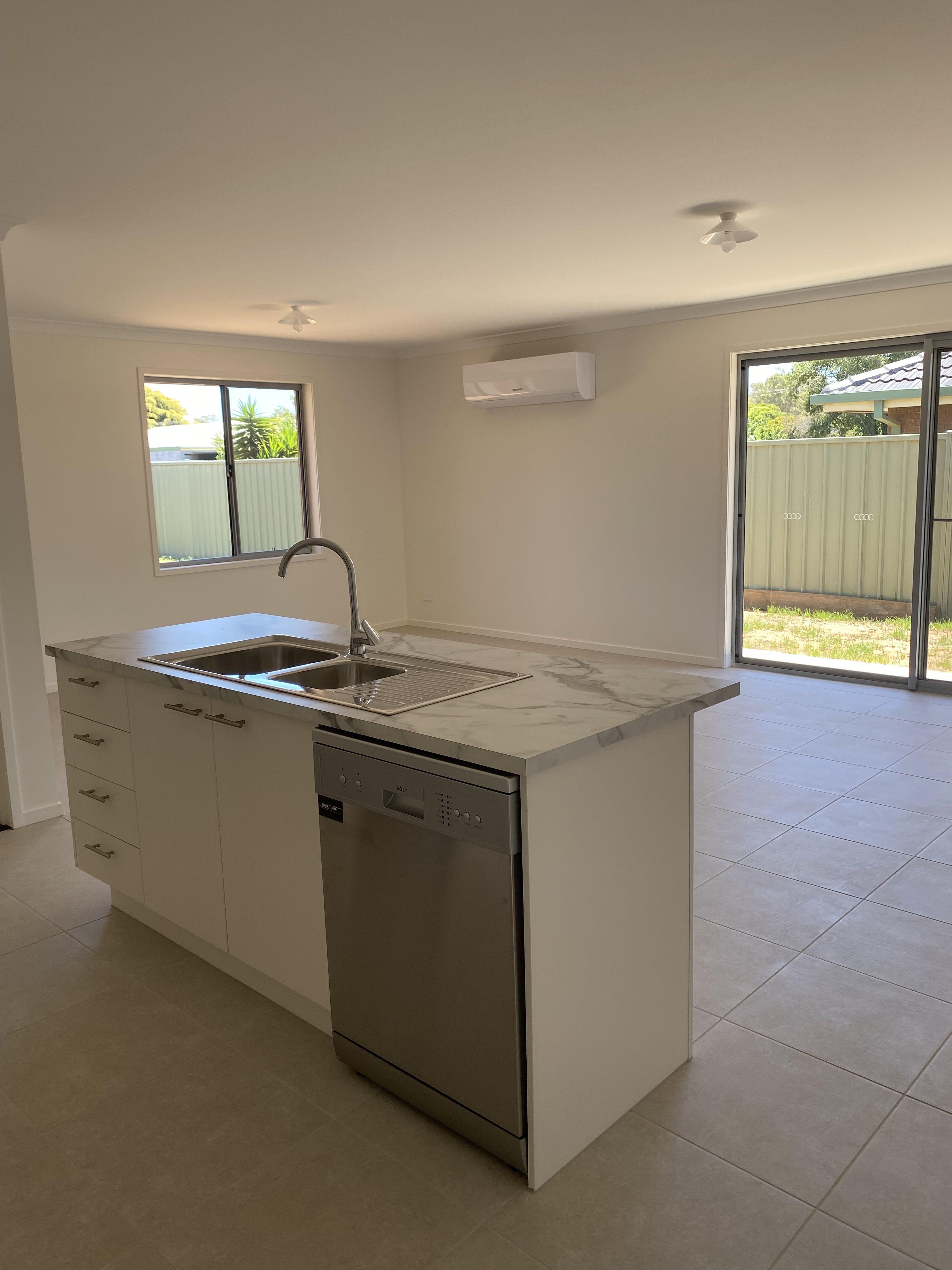 PLEASE CALL RAY WHITE OFFICE TO BOOK A VIEWING 03 57942777