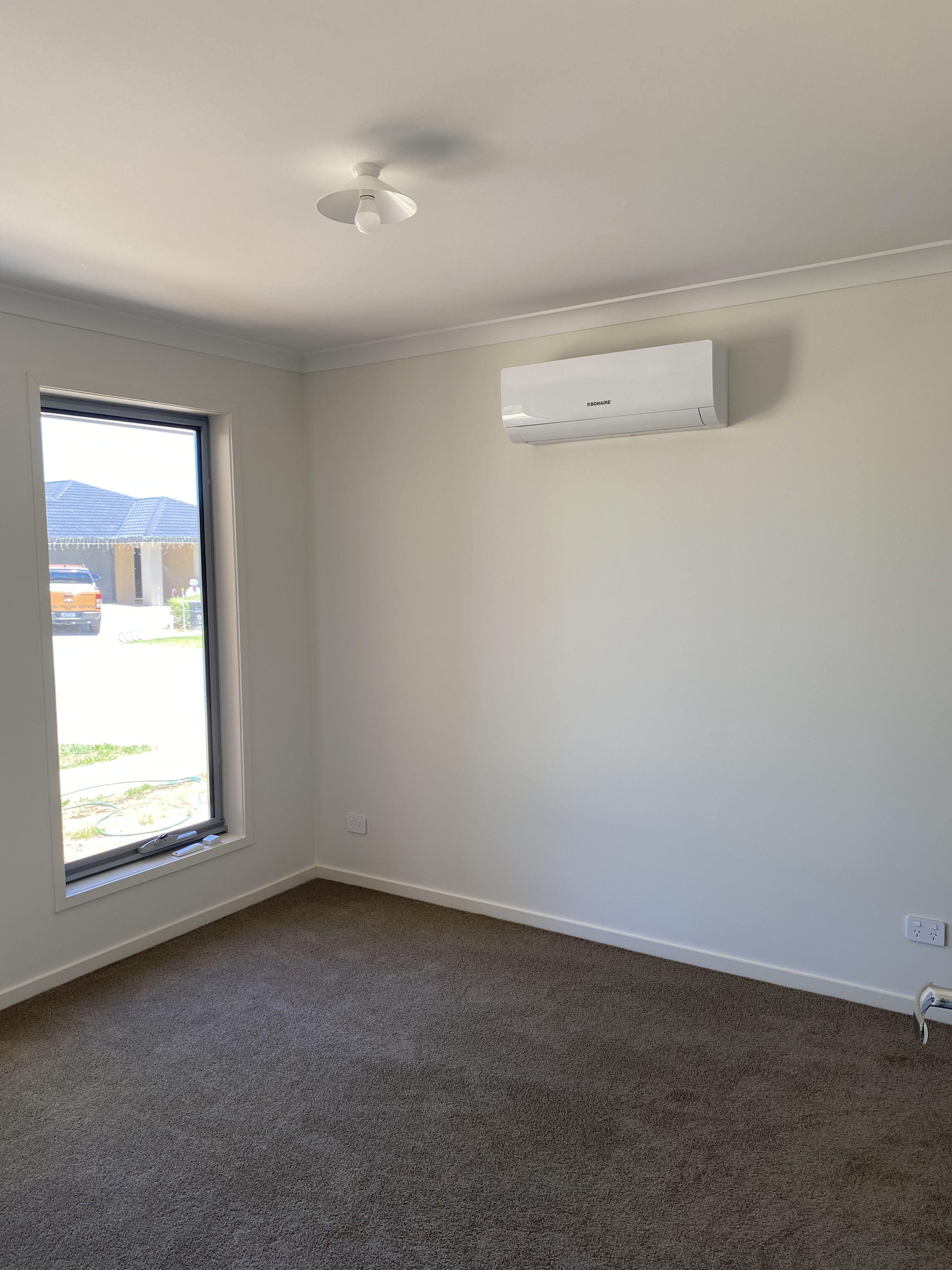 PLEASE CALL RAY WHITE OFFICE TO BOOK A VIEWING 03 57942777