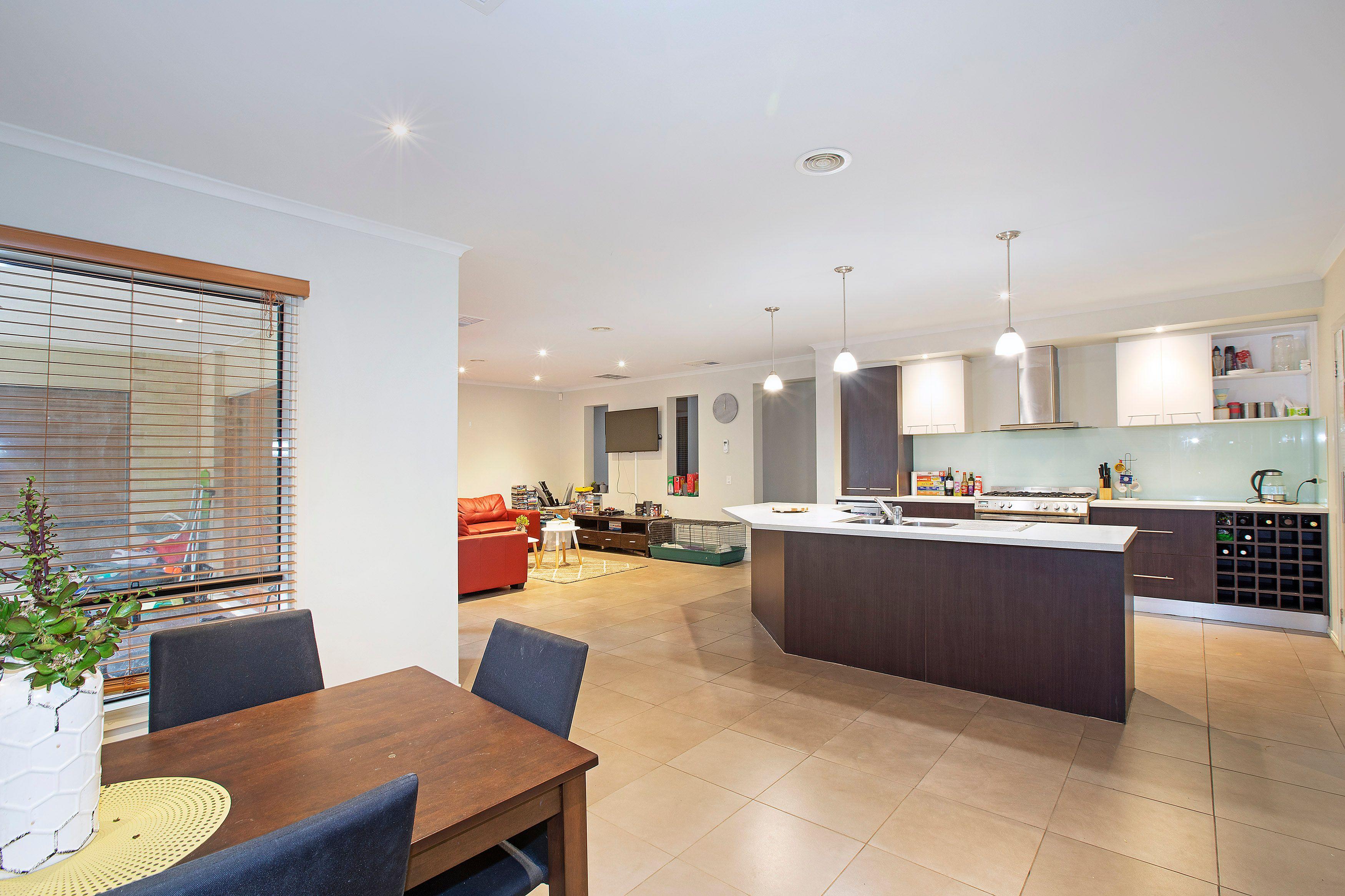 ROOMING HOUSE - ONE ROOM AVAILABLE