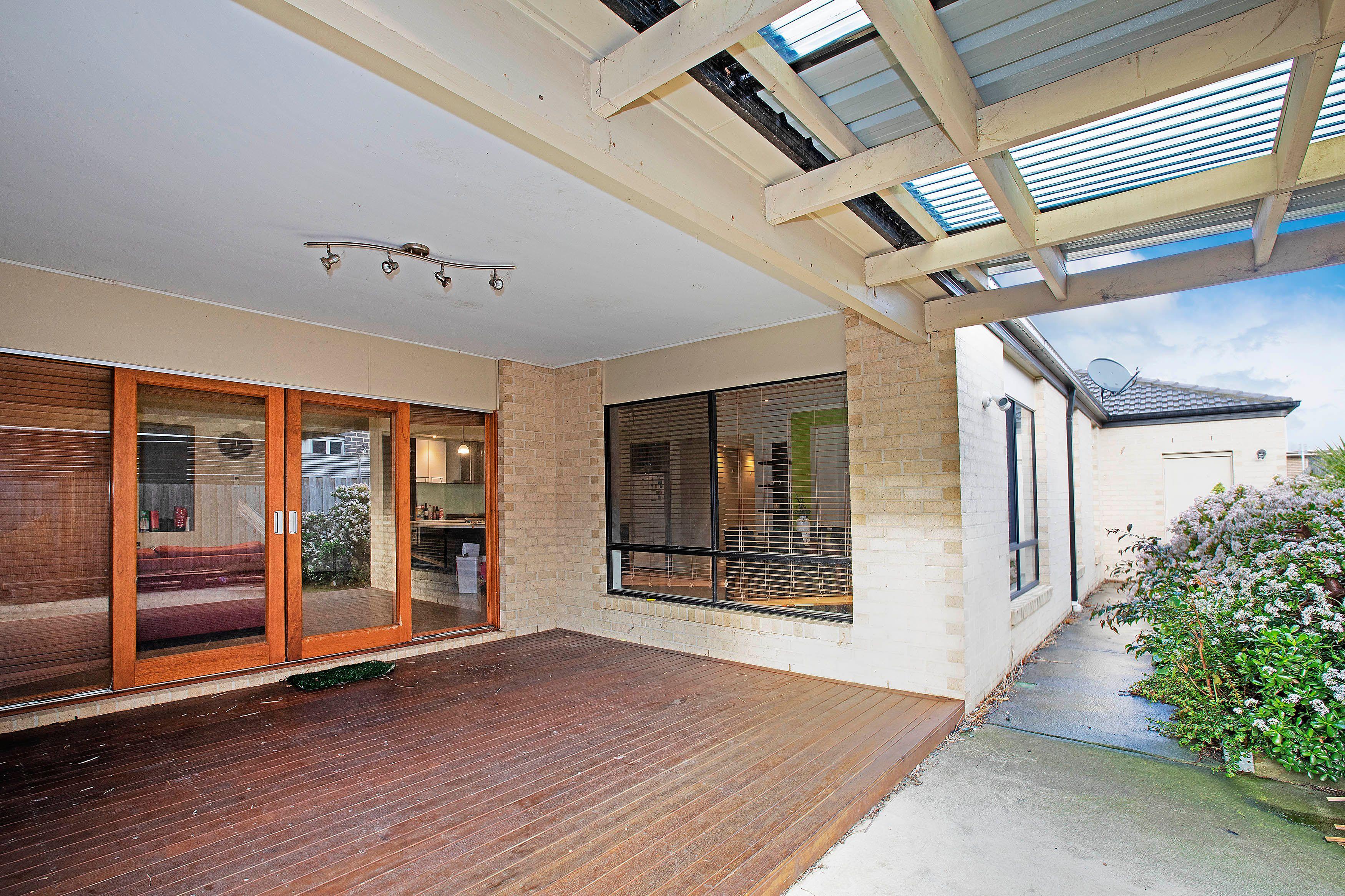 ROOMING HOUSE - ONE ROOM AVAILABLE