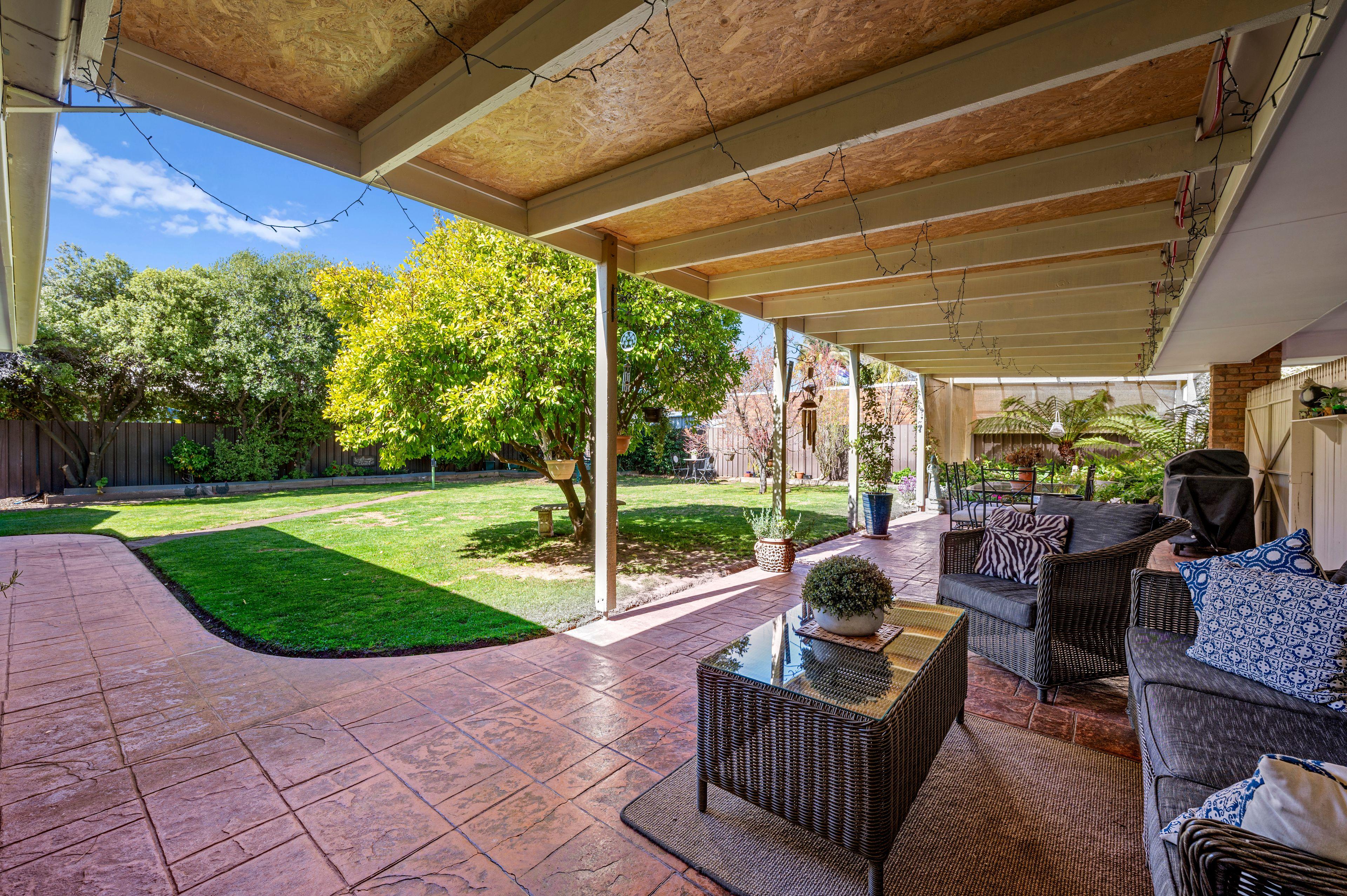 Immaculate 4-Bedroom Family Home in Quiet Court Location