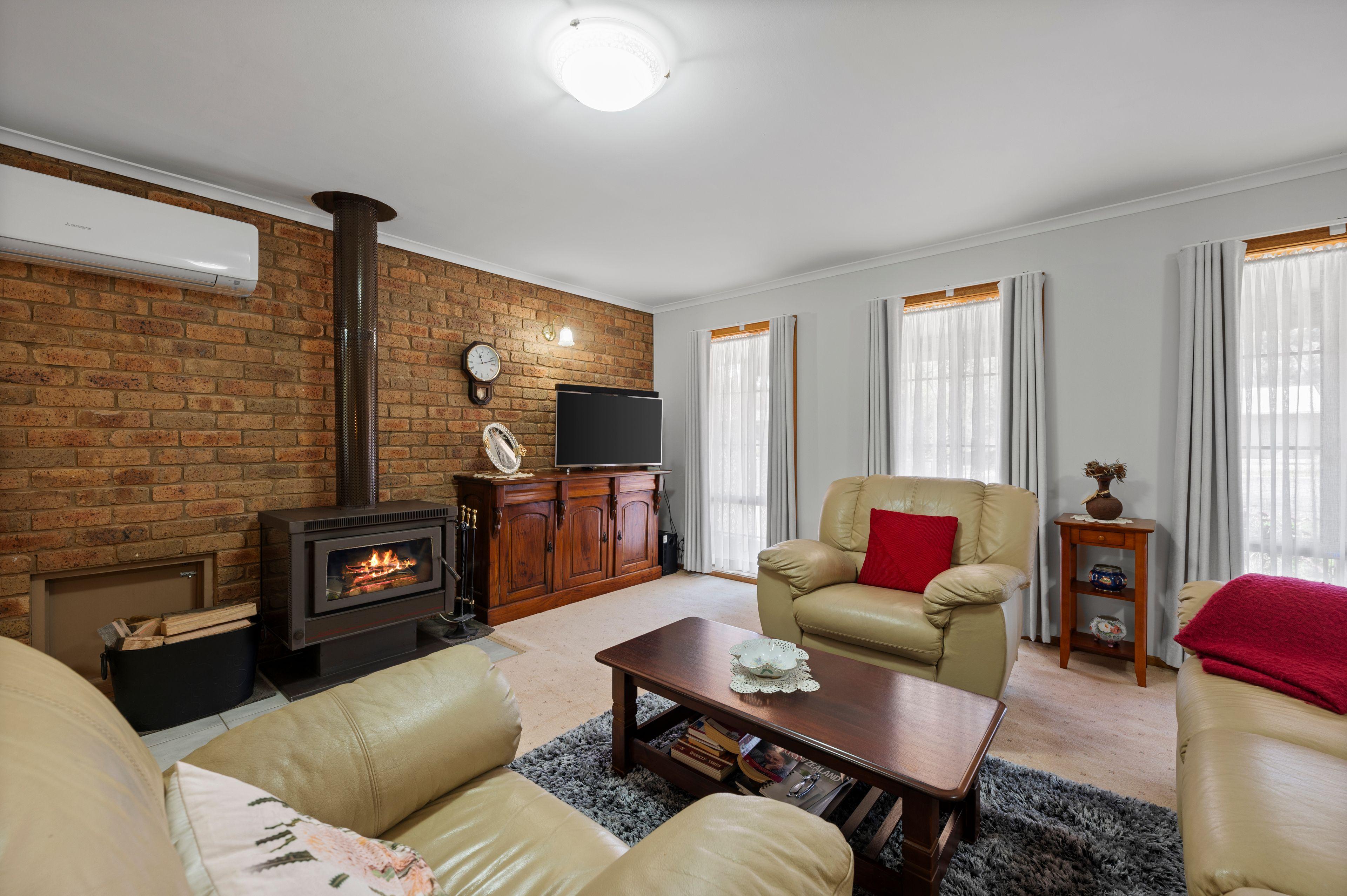 Immaculate 4-Bedroom Family Home in Quiet Court Location