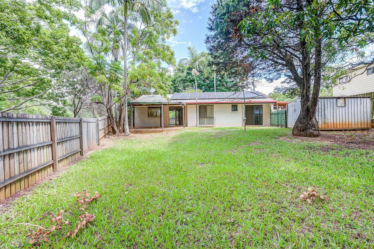 Charming Family Home in Kallangur with Large block!