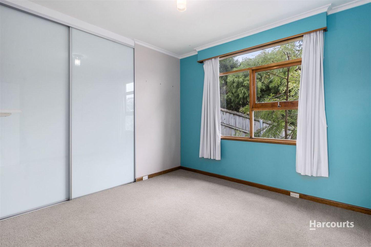 99 Karoola Road, LINDISFARNE, TAS 7015 - House for Rent - harcourts.net