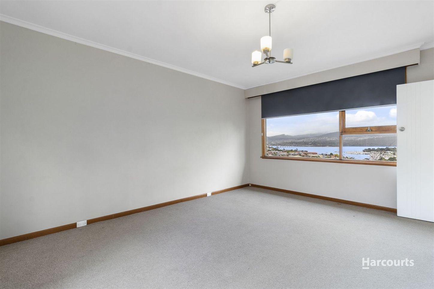 99 Karoola Road, LINDISFARNE, TAS 7015 - House for Rent - harcourts.net