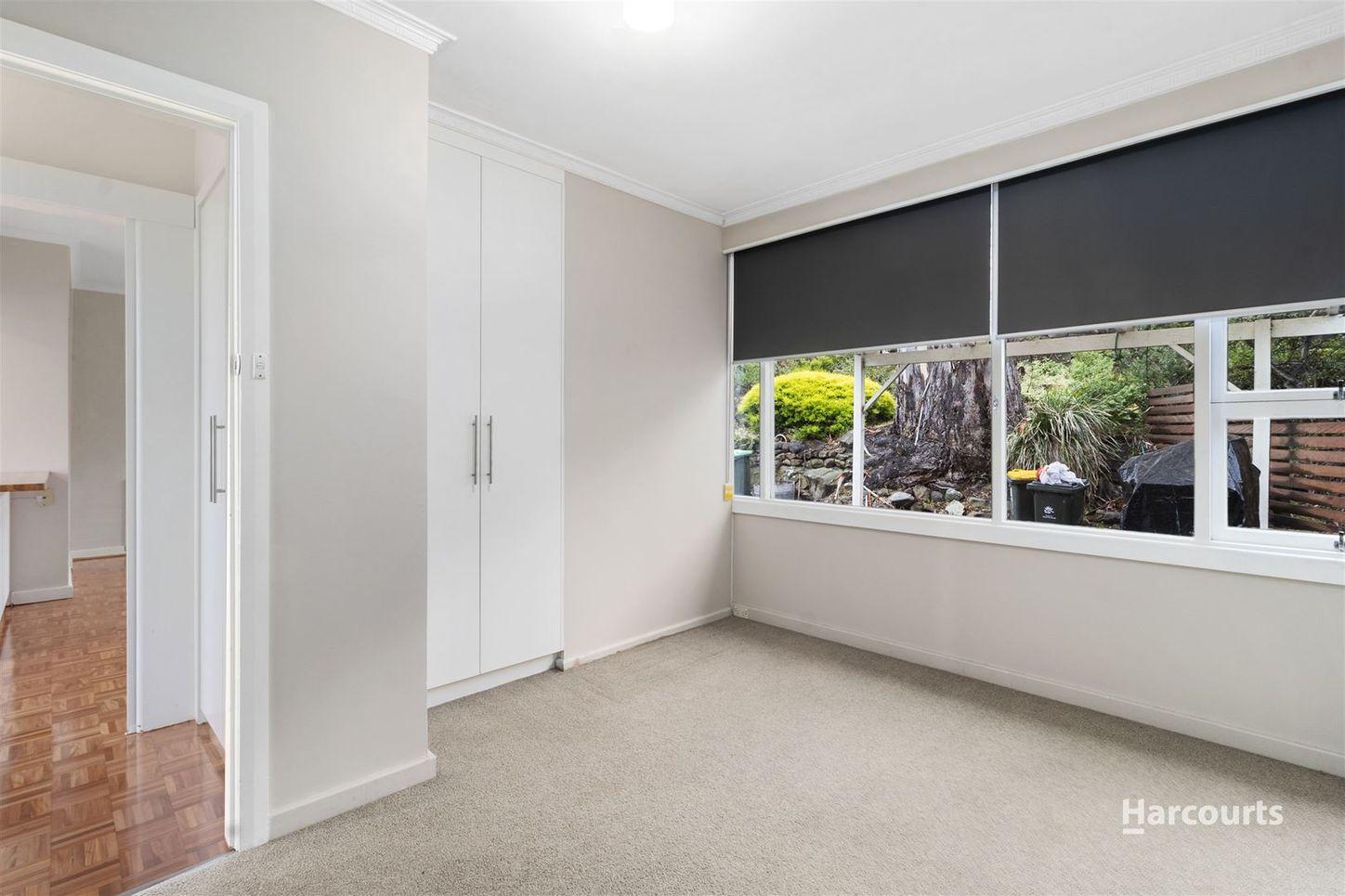 99 Karoola Road, LINDISFARNE, TAS 7015 - House for Rent - harcourts.net