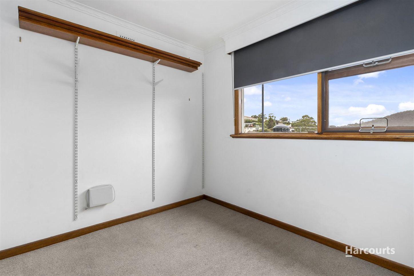 99 Karoola Road, LINDISFARNE, TAS 7015 - House for Rent - harcourts.net