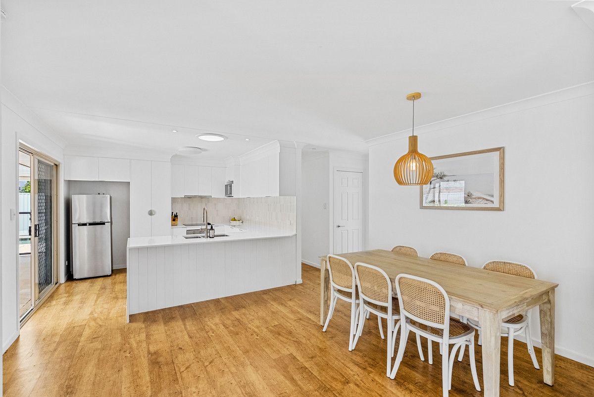 Prop-GPT: House: QLD Merrimac, QLD 4226 33 County Lane, Merrimac, QLD 4226 - House for Rent - harcourts.net