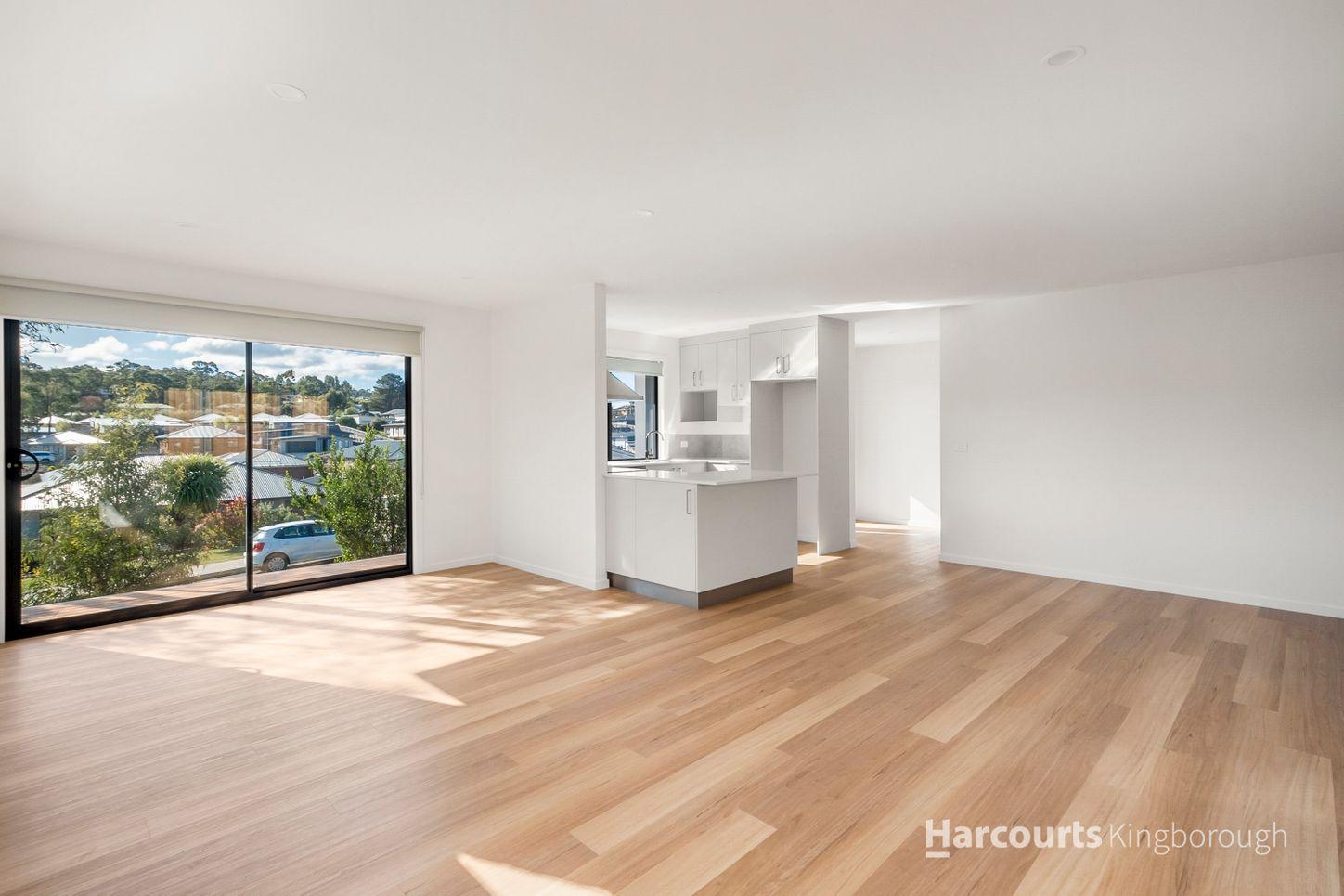 13 Lomandra Drive, BLACKMANS BAY, TAS 7052 - House for Rent - harcourts.net