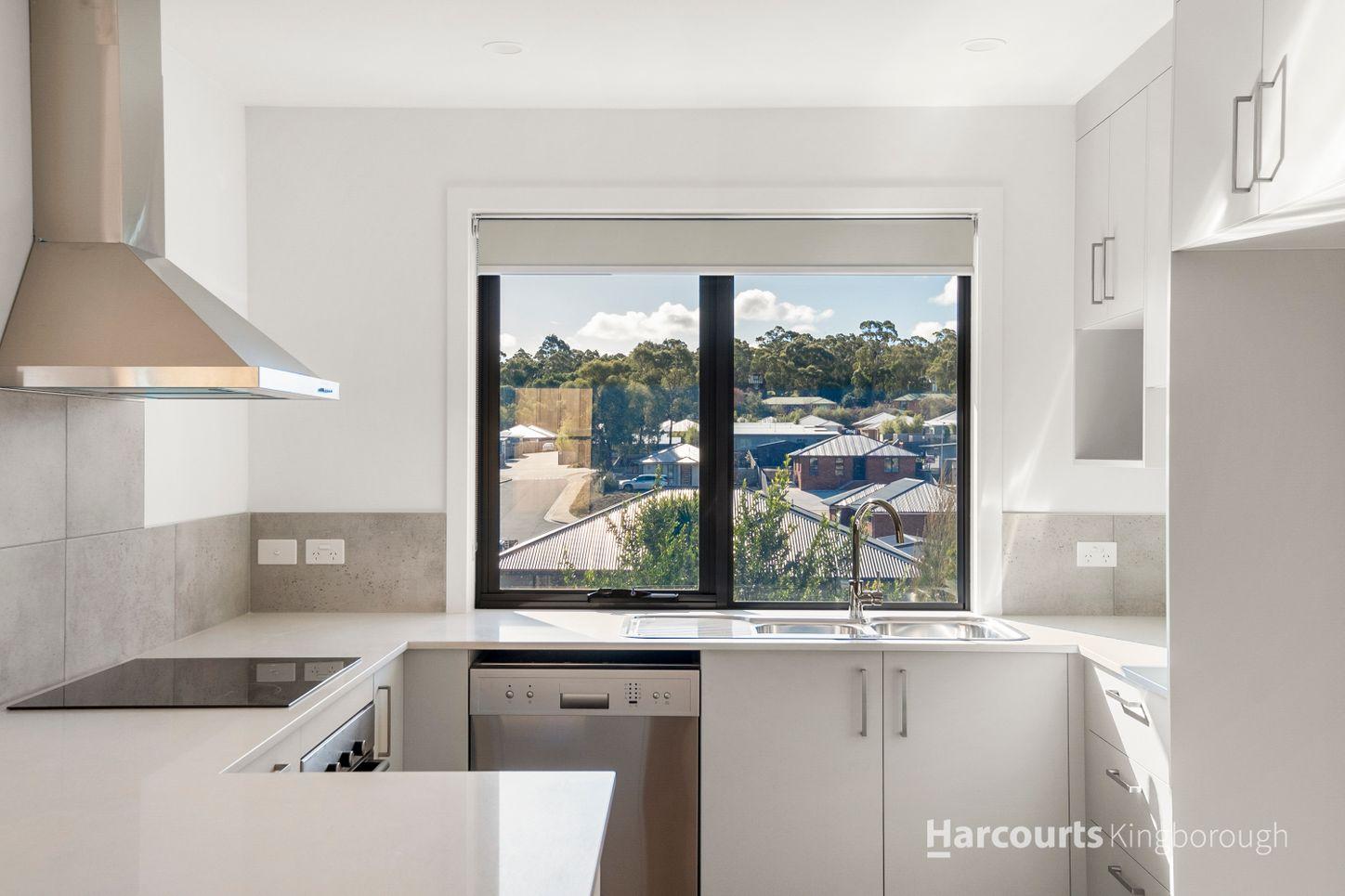 13 Lomandra Drive, BLACKMANS BAY, TAS 7052 - House for Rent - harcourts.net