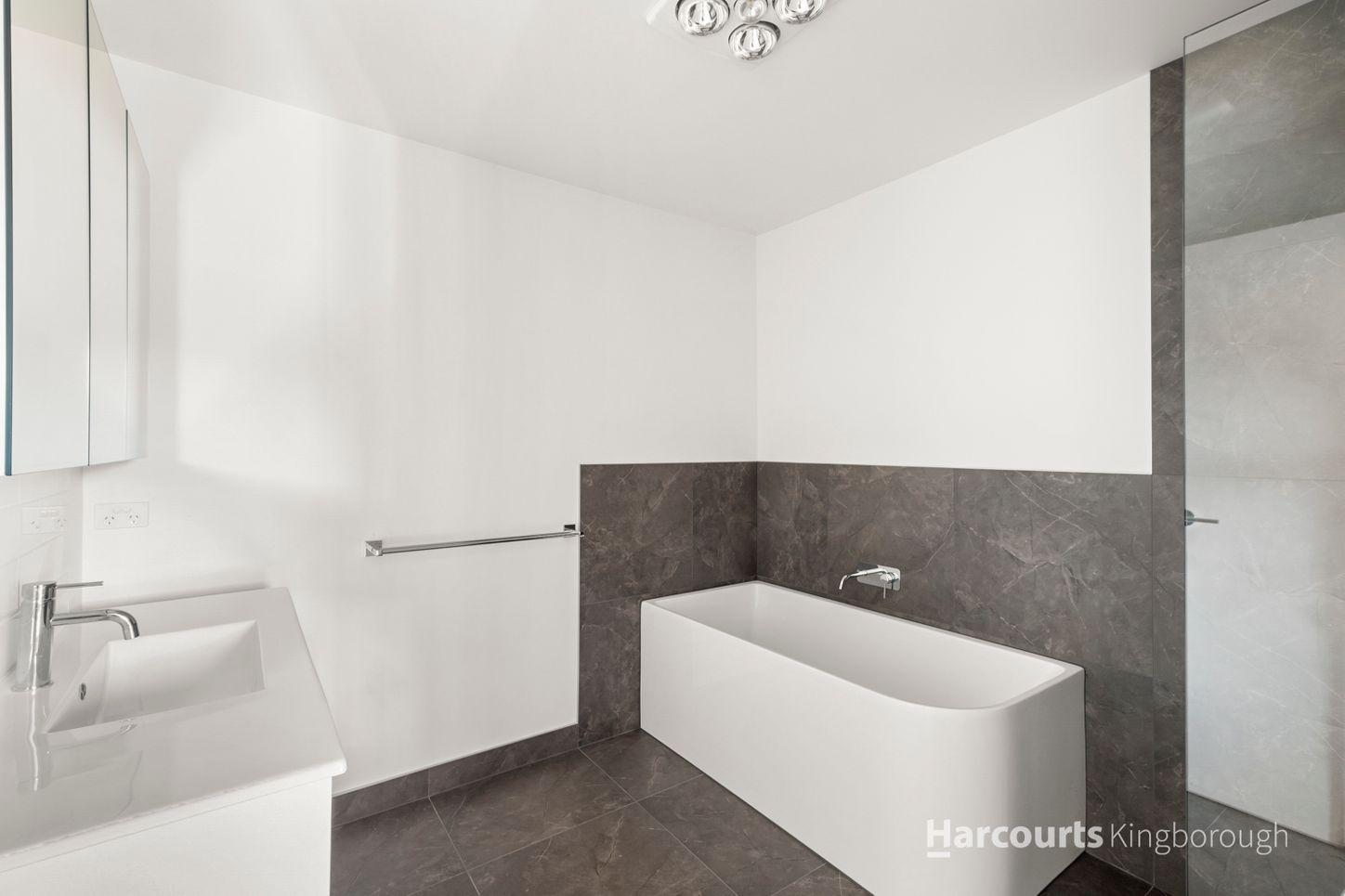 13 Lomandra Drive, BLACKMANS BAY, TAS 7052 - House for Rent - harcourts.net