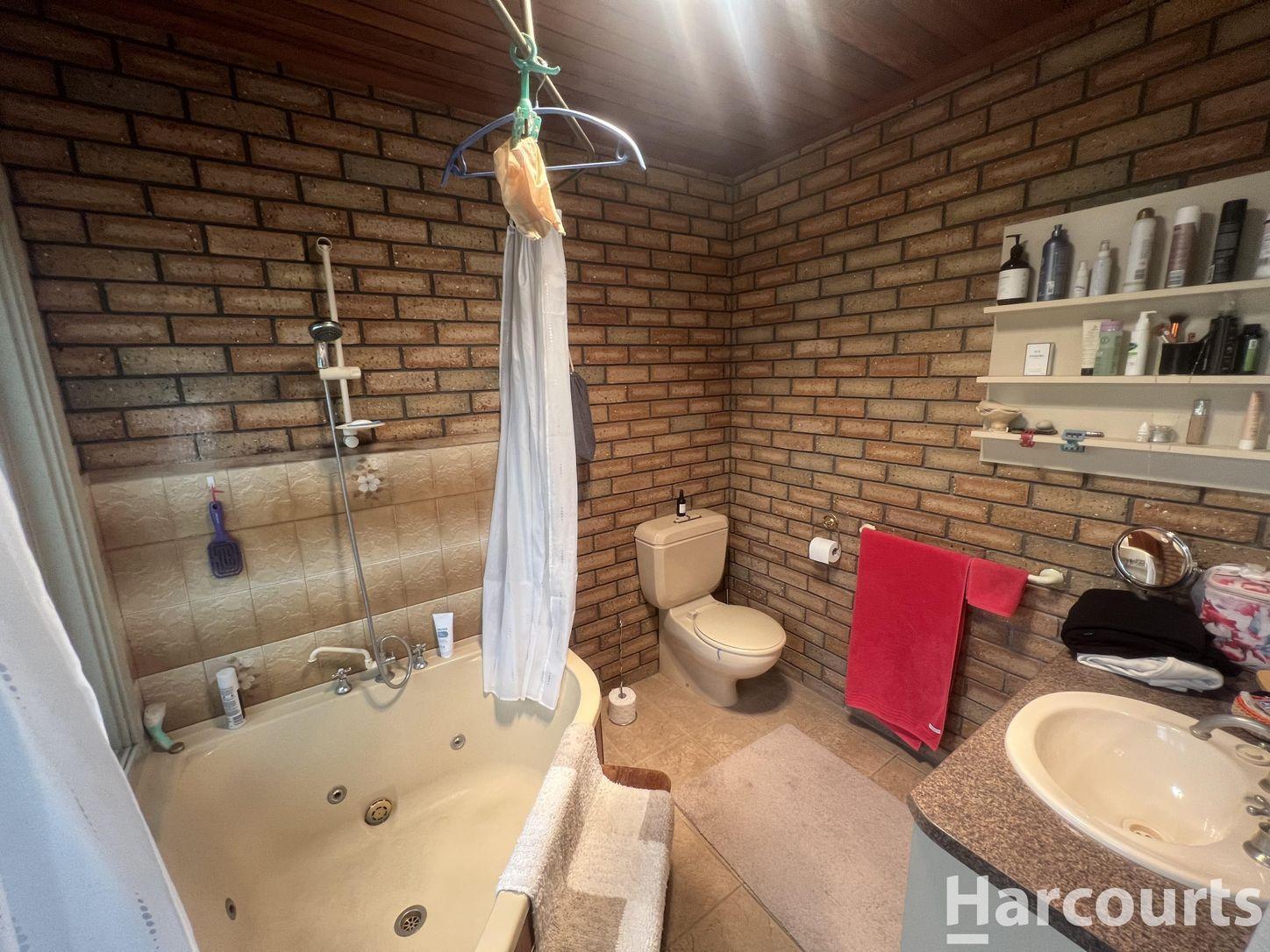 10 Barnes Boulevard, HORSHAM, VIC 3400 - House for Rent - harcourts.net