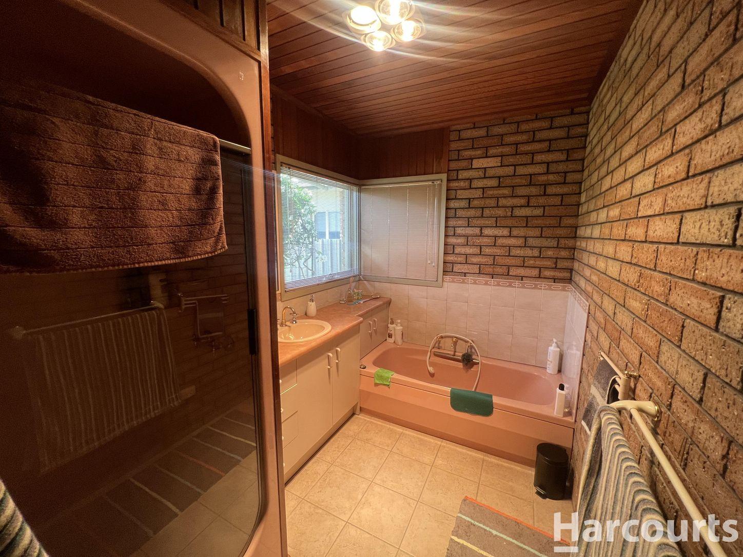 10 Barnes Boulevard, HORSHAM, VIC 3400 - House for Rent - harcourts.net