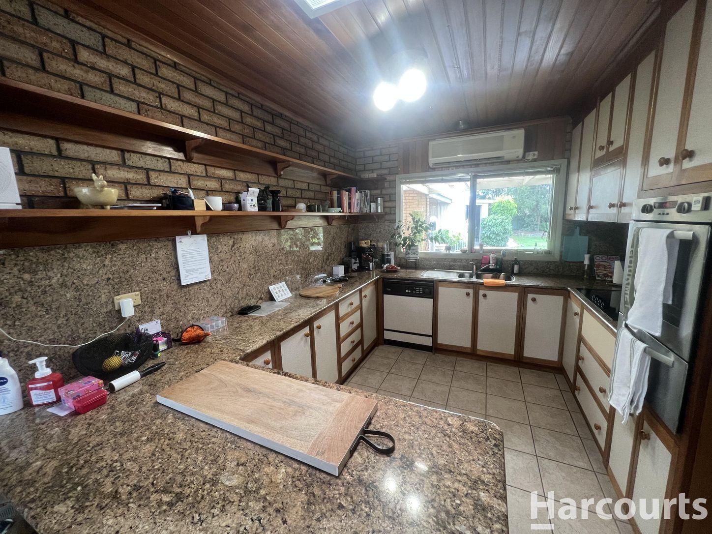 10 Barnes Boulevard, HORSHAM, VIC 3400 - House for Rent - harcourts.net