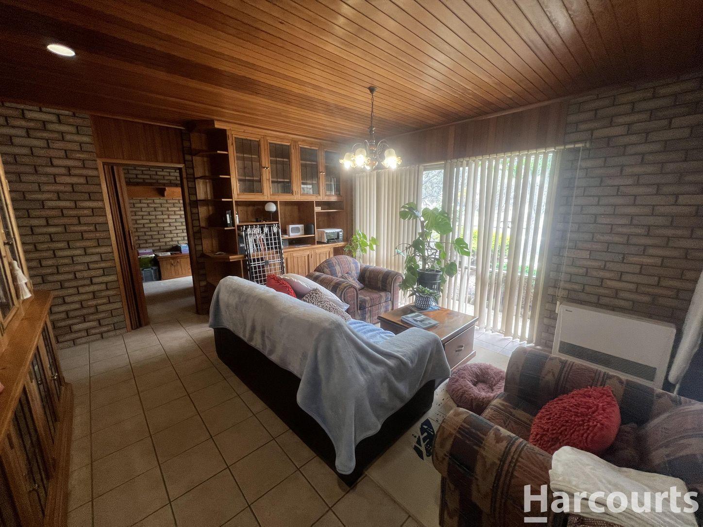 10 Barnes Boulevard, HORSHAM, VIC 3400 - House for Rent - harcourts.net