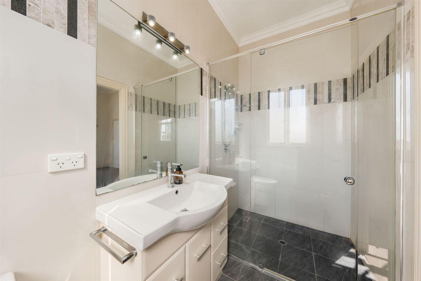 1185A Stanley Street East, COORPAROO, QLD 4151 - Unit for Rent - harcourts.net