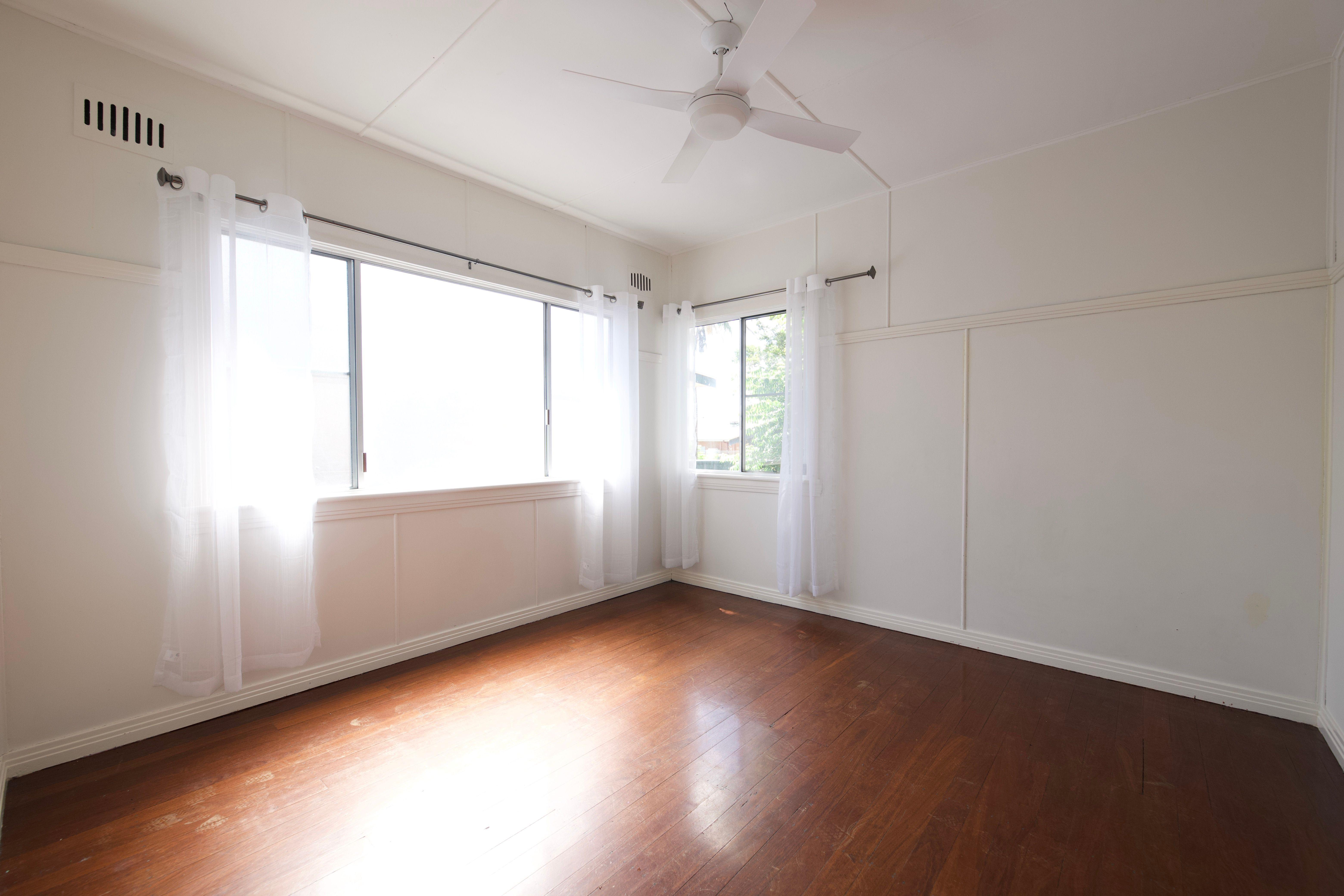 Perfectly positioned 3 bedroom home - Walk to Schools & Hospital