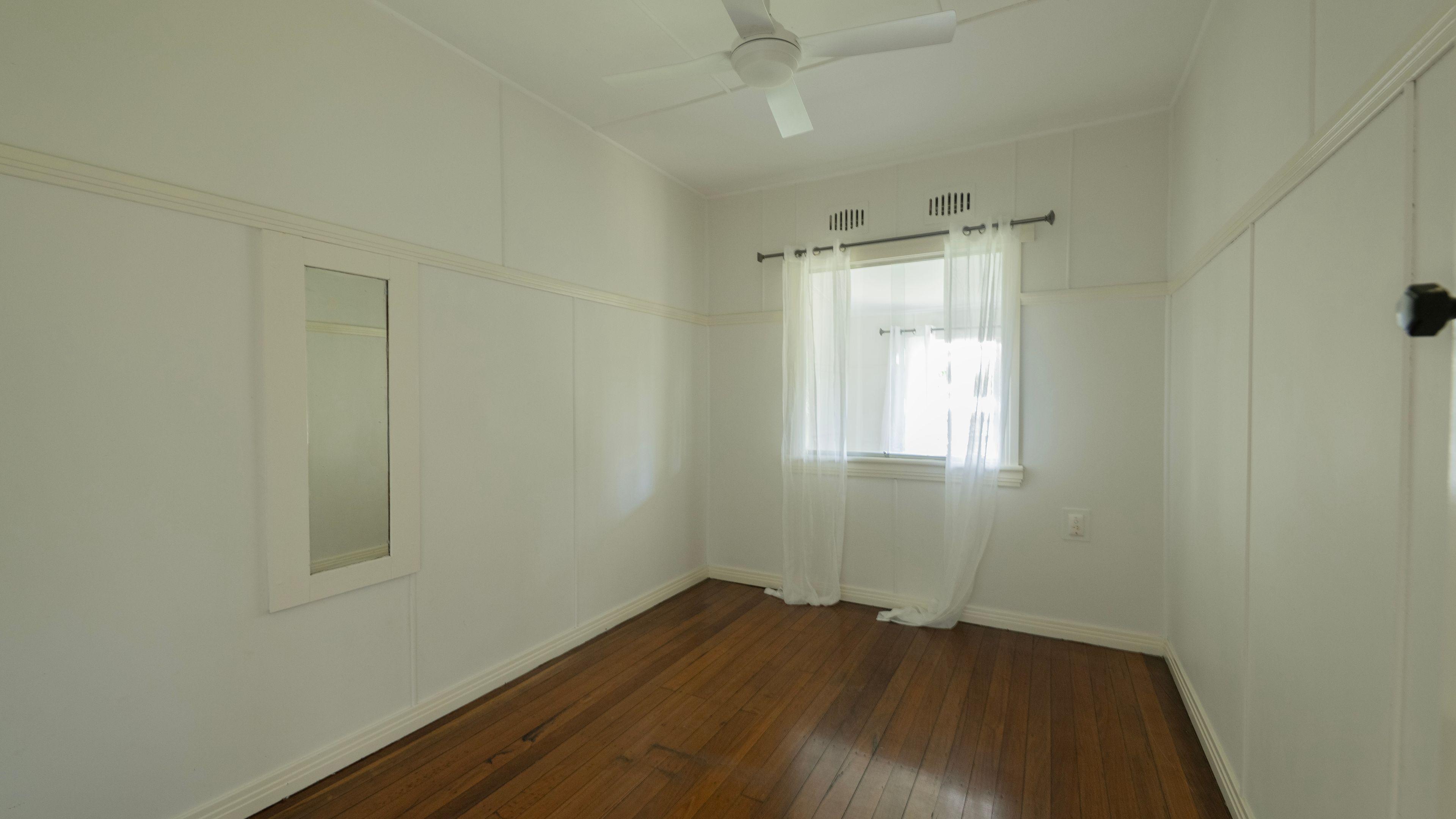 Perfectly positioned 3 bedroom home - Walk to Schools & Hospital