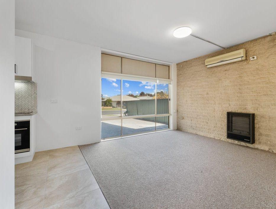 Neat and Convenient One-Bedroom Unit in Central Lavington