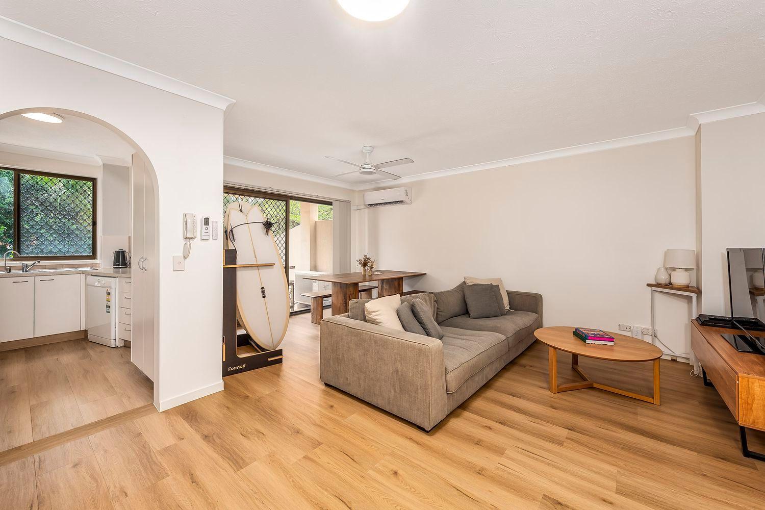 Prop-GPT: Apartment: QLD Mermaid Beach, QLD 4218 Local Summer Living at its best!