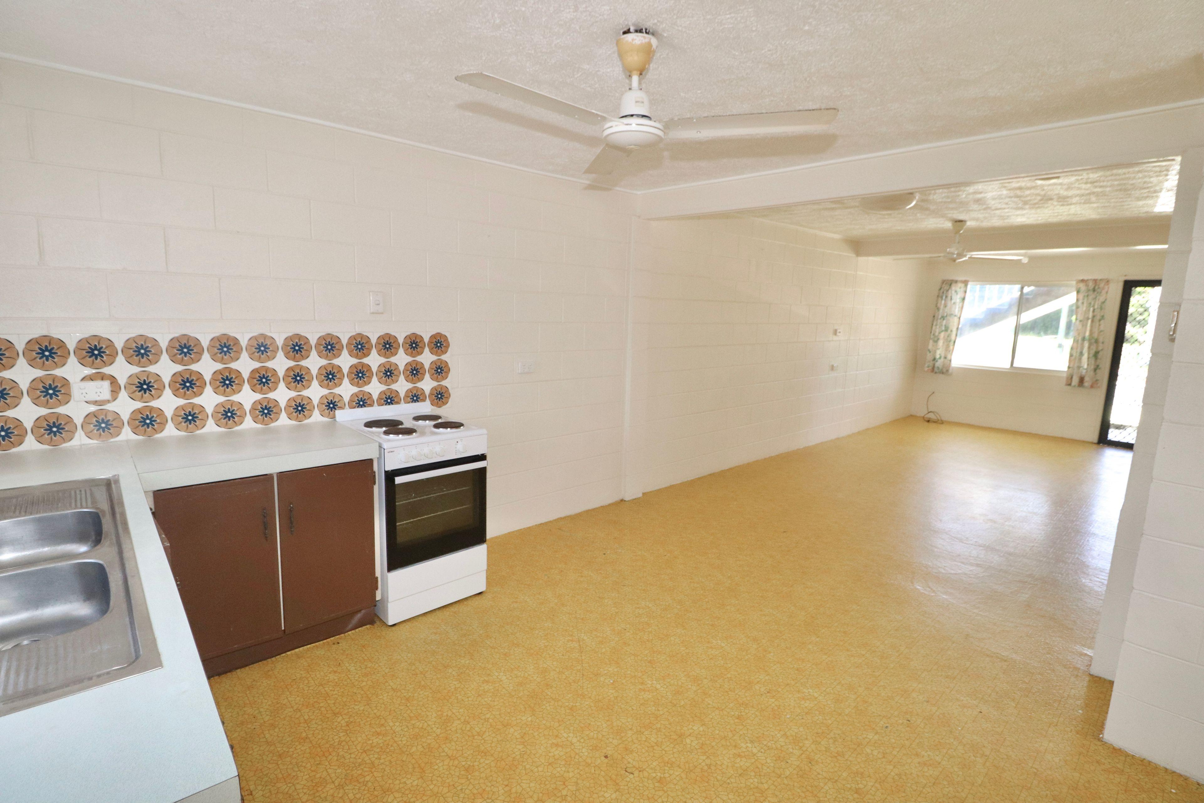 THREE BEDROOM LOWSET UNIT IN TOWN