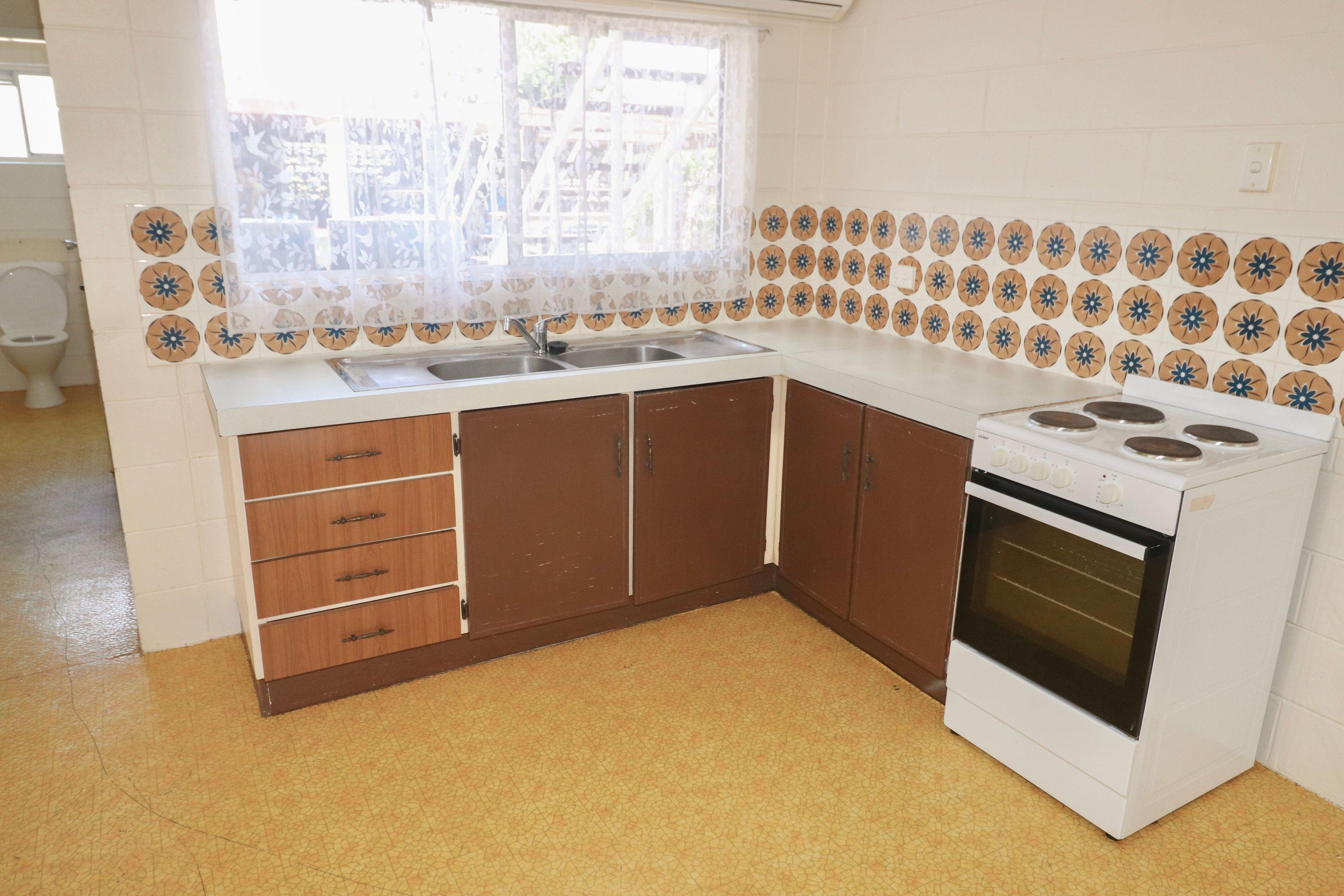 THREE BEDROOM LOWSET UNIT IN TOWN